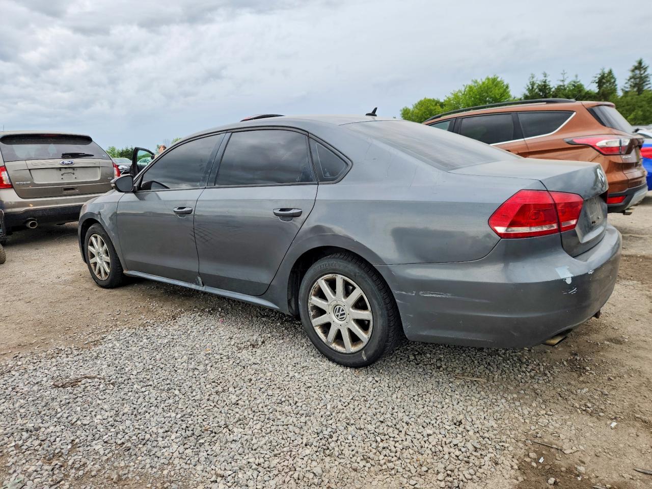 2012 Volkswagen Passat S Gray vin: 1VWAH7A32CC053362