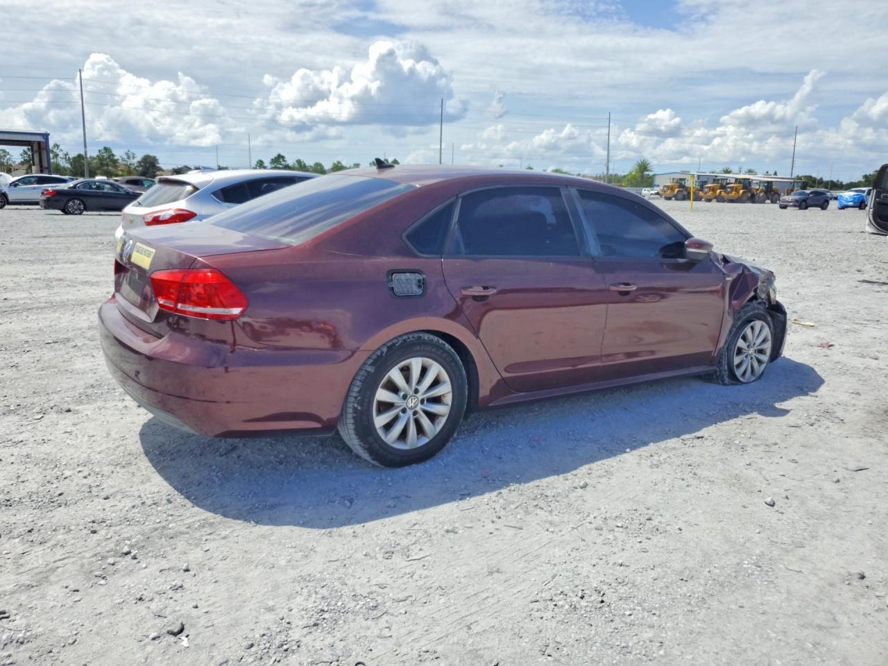 2013 Volkswagen Passat S Red vin: 1VWAH7A32DC148117