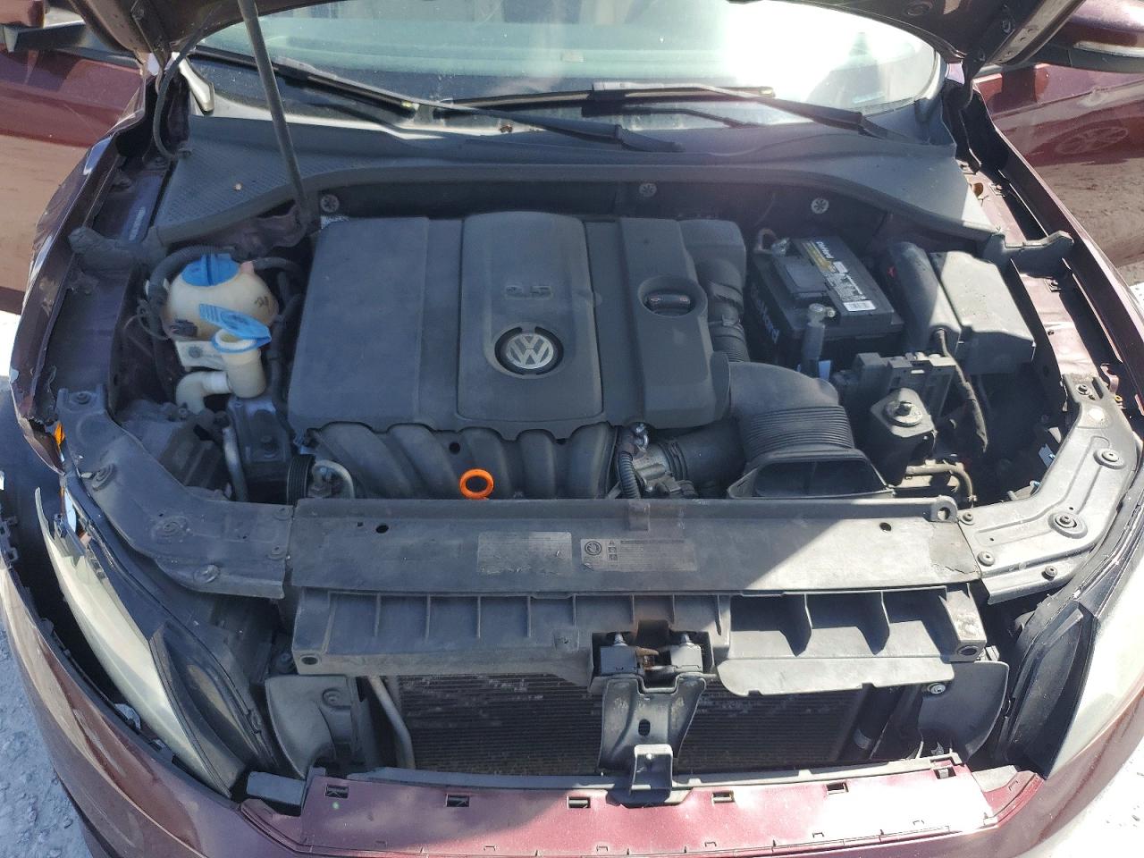 2013 Volkswagen Passat S Red vin: 1VWAH7A32DC148117