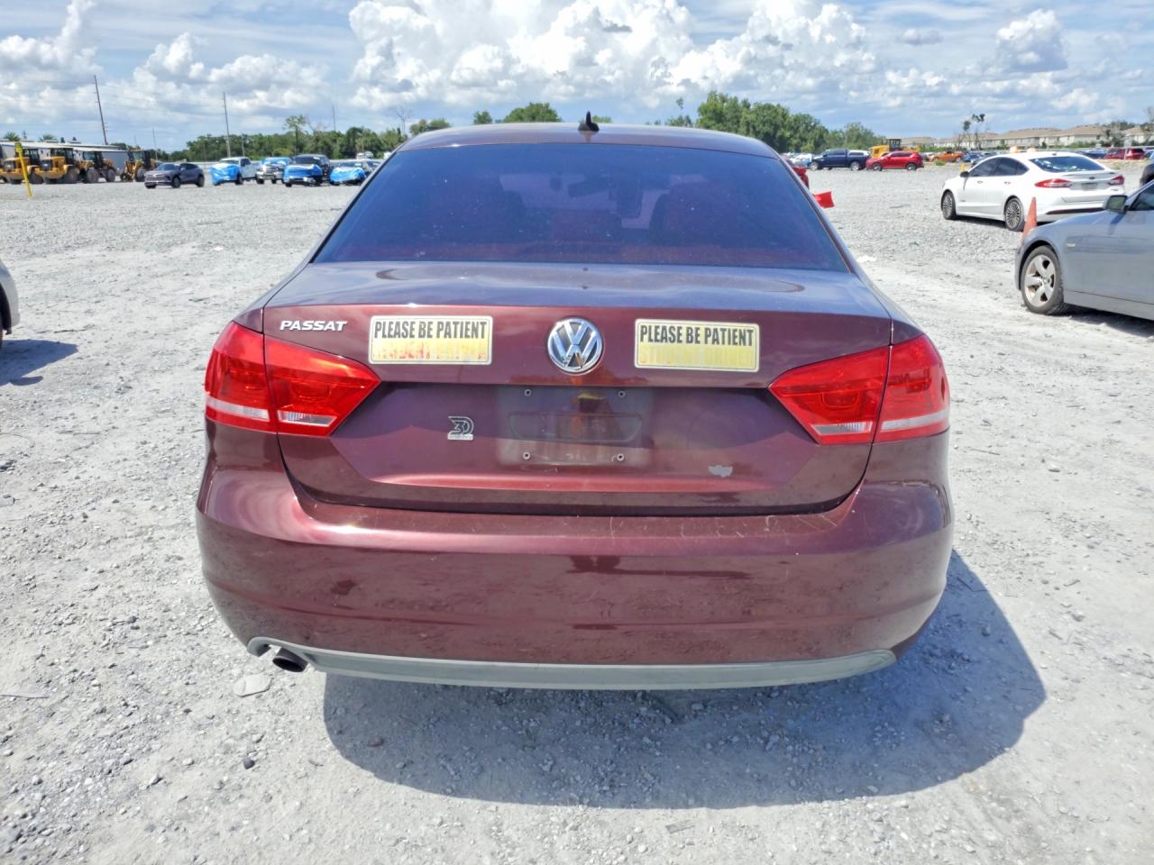 2013 Volkswagen Passat S Red vin: 1VWAH7A32DC148117