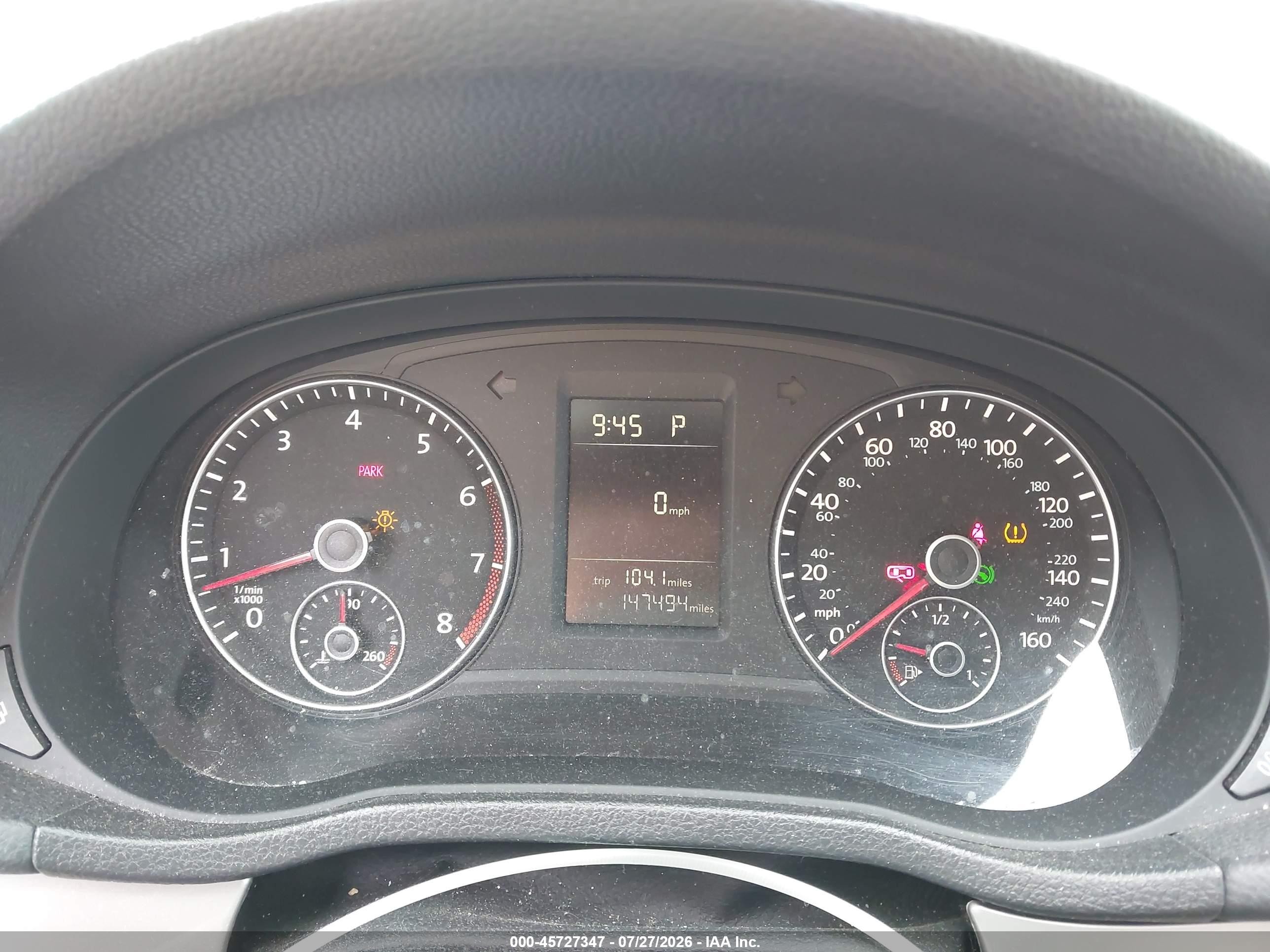 2012 Volkswagen Passat 2.5l S Red vin: 1VWAH7A33CC048042