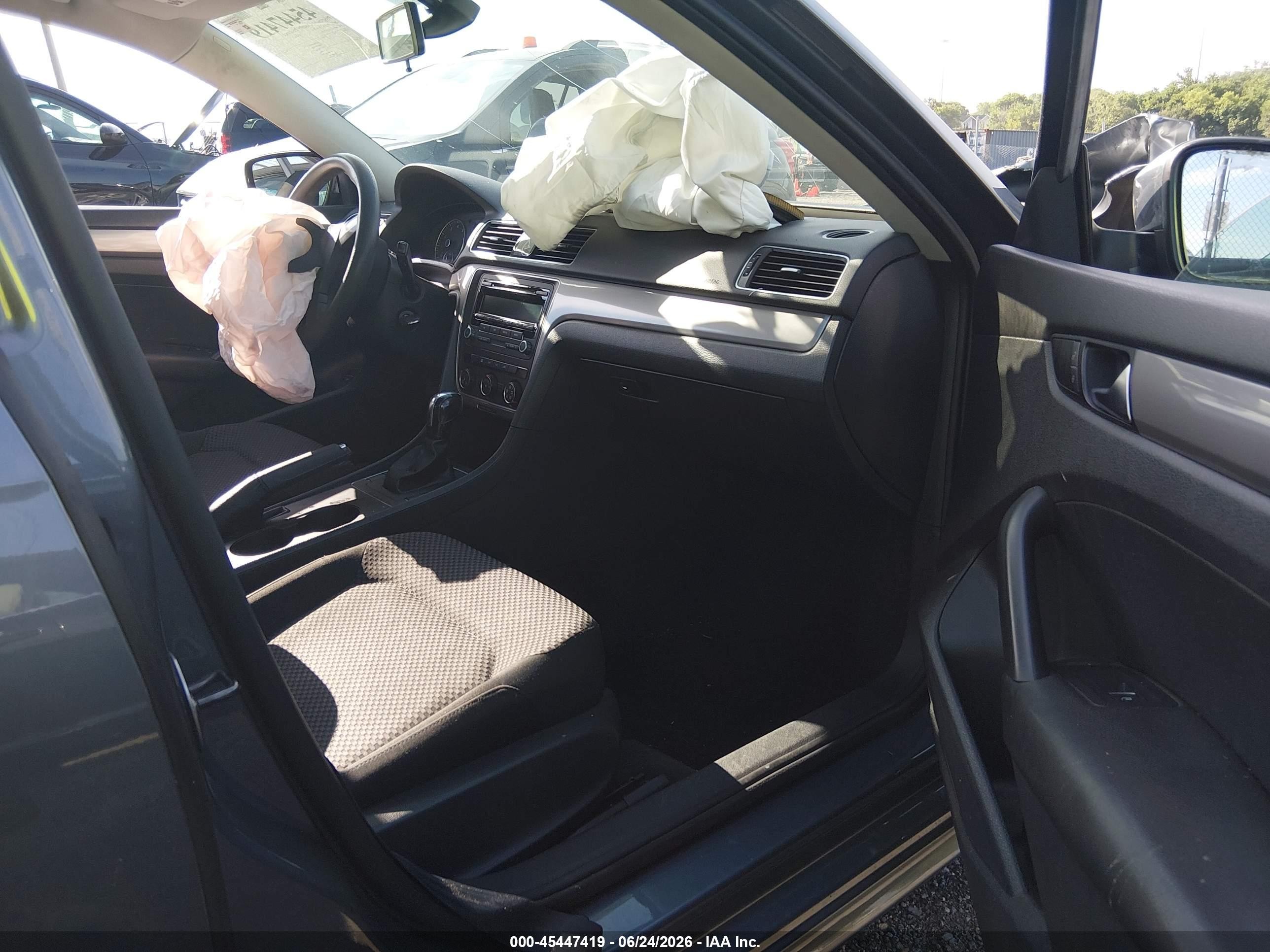 2013 Volkswagen Passat 2.5l S Gray vin: 1VWAH7A33DC115529