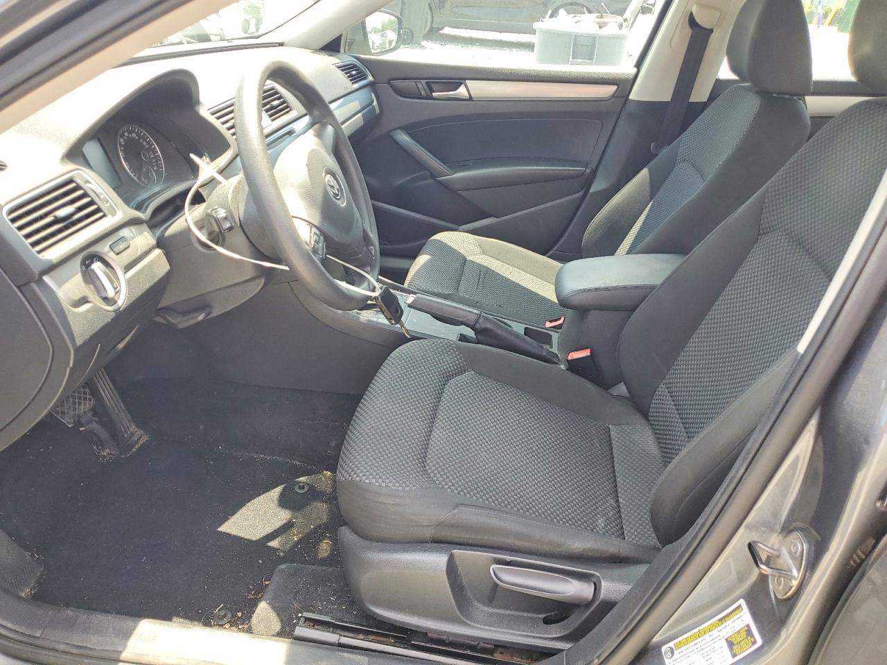 2014 Volkswagen Passat S Угольный vin: 1VWAH7A34EC007177