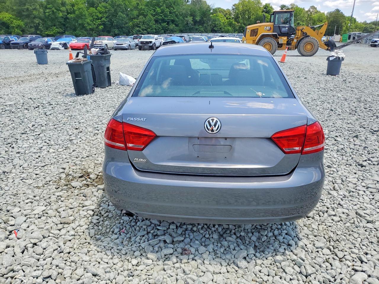 2014 Volkswagen Passat S Угольный vin: 1VWAH7A34EC007177