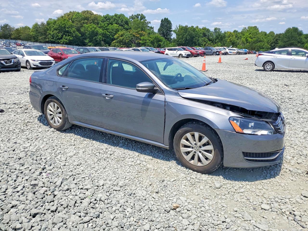 2014 Volkswagen Passat S Угольный vin: 1VWAH7A34EC007177