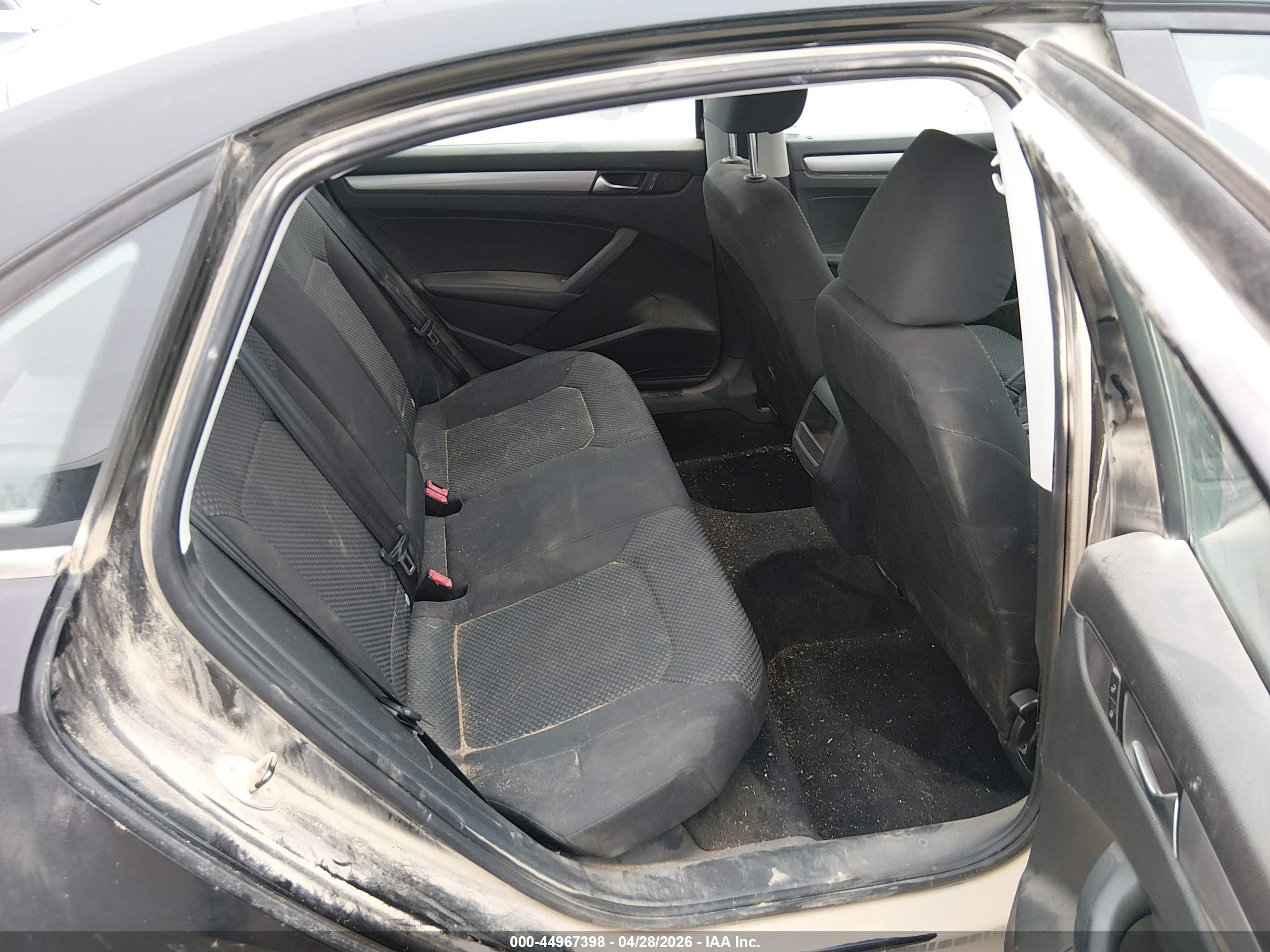 2013 Volkswagen Passat 2.5l S Серый vin: 1VWAH7A35DC033446