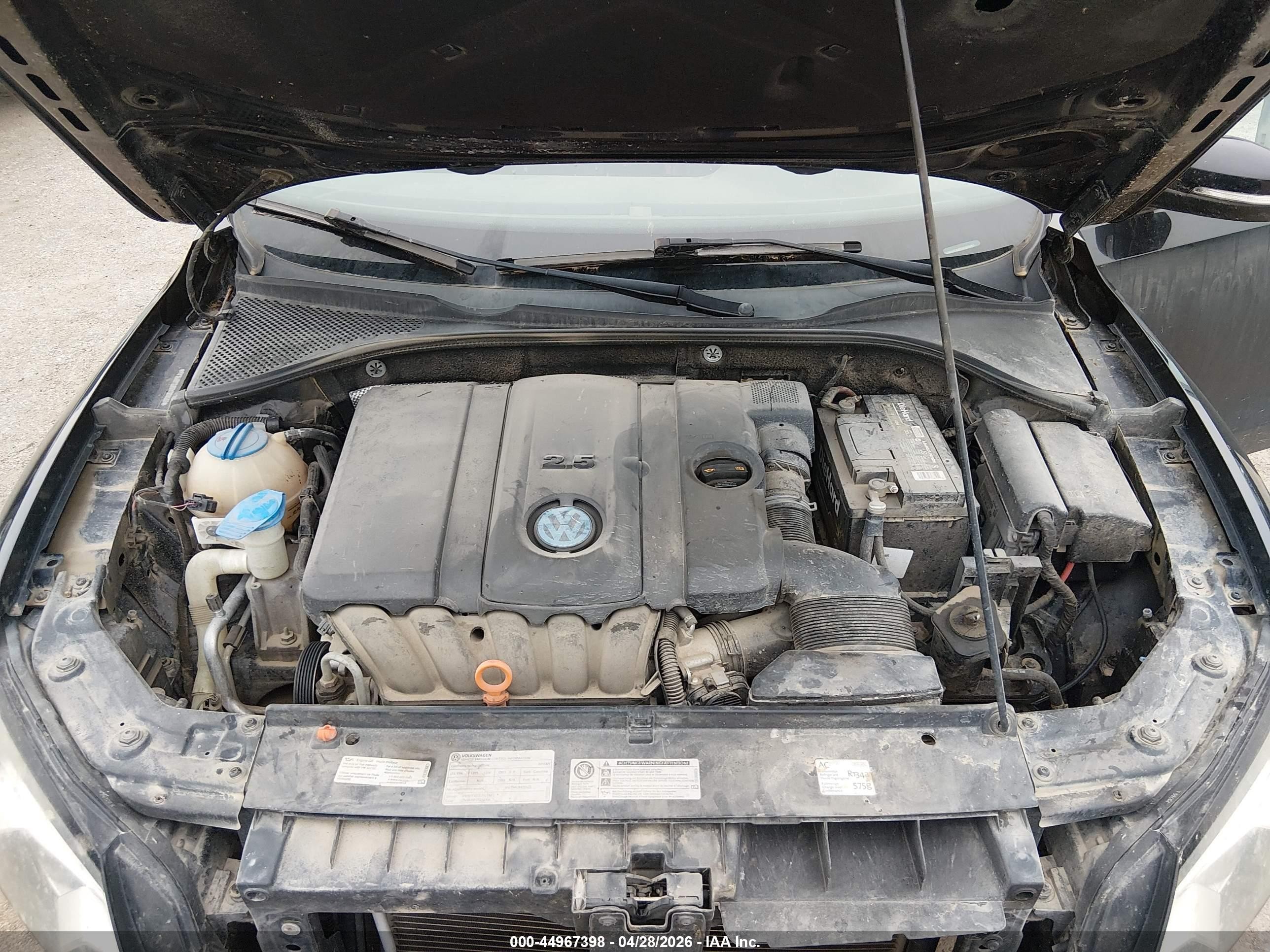 2013 Volkswagen Passat 2.5l S Серый vin: 1VWAH7A35DC033446