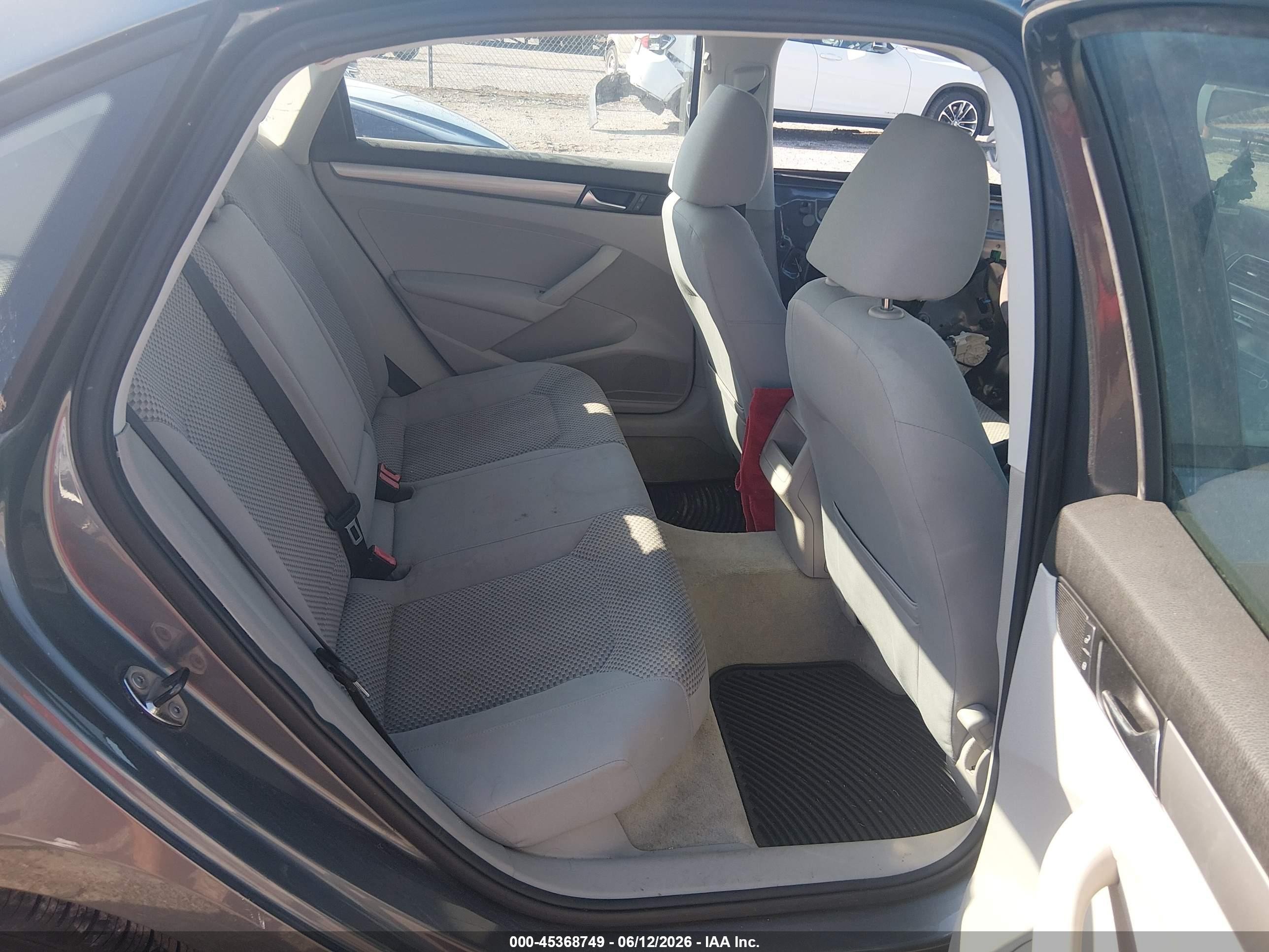 2013 Volkswagen Passat 2.5l S Gray vin: 1VWAH7A35DC037738
