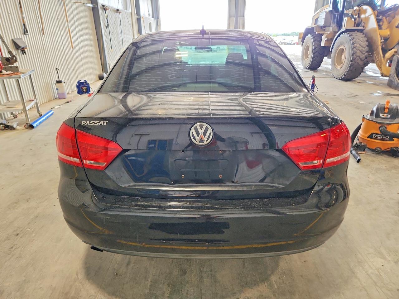 2013 Volkswagen Passat S Black vin: 1VWAH7A35DC052692
