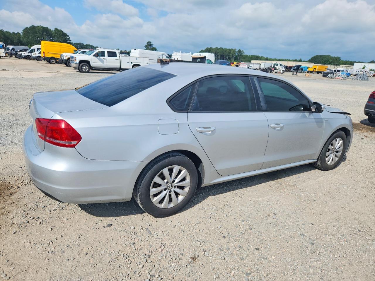 2013 Volkswagen Passat S Silver vin: 1VWAH7A35DC140268