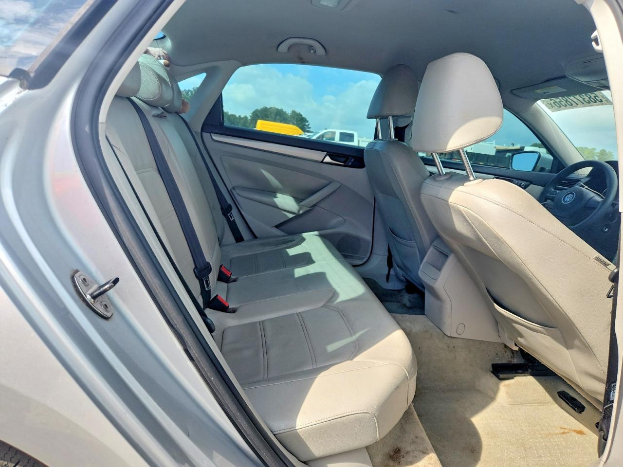 2013 Volkswagen Passat S Silver vin: 1VWAH7A35DC140268