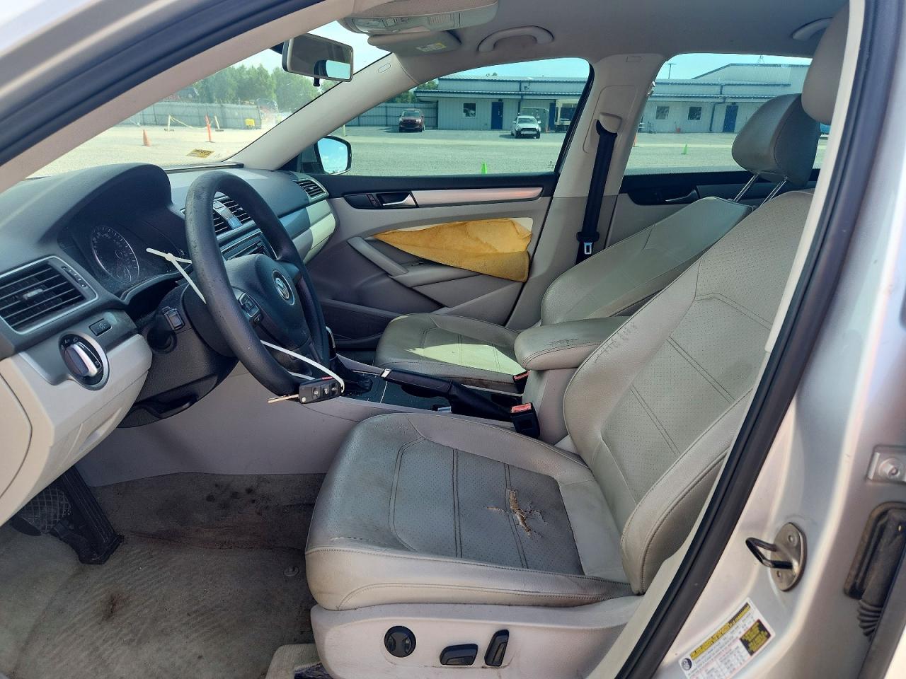 2013 Volkswagen Passat S Silver vin: 1VWAH7A35DC140268