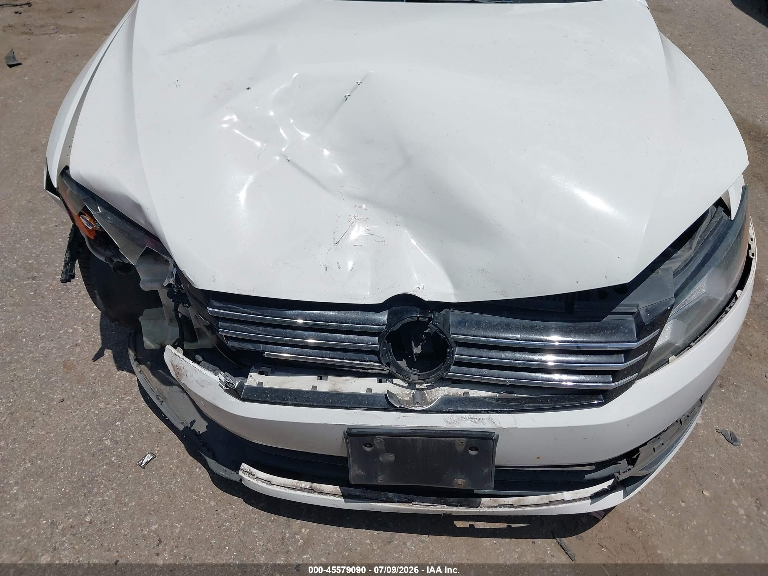 2012 Volkswagen Passat 2.5l S White vin: 1VWAH7A36CC096764