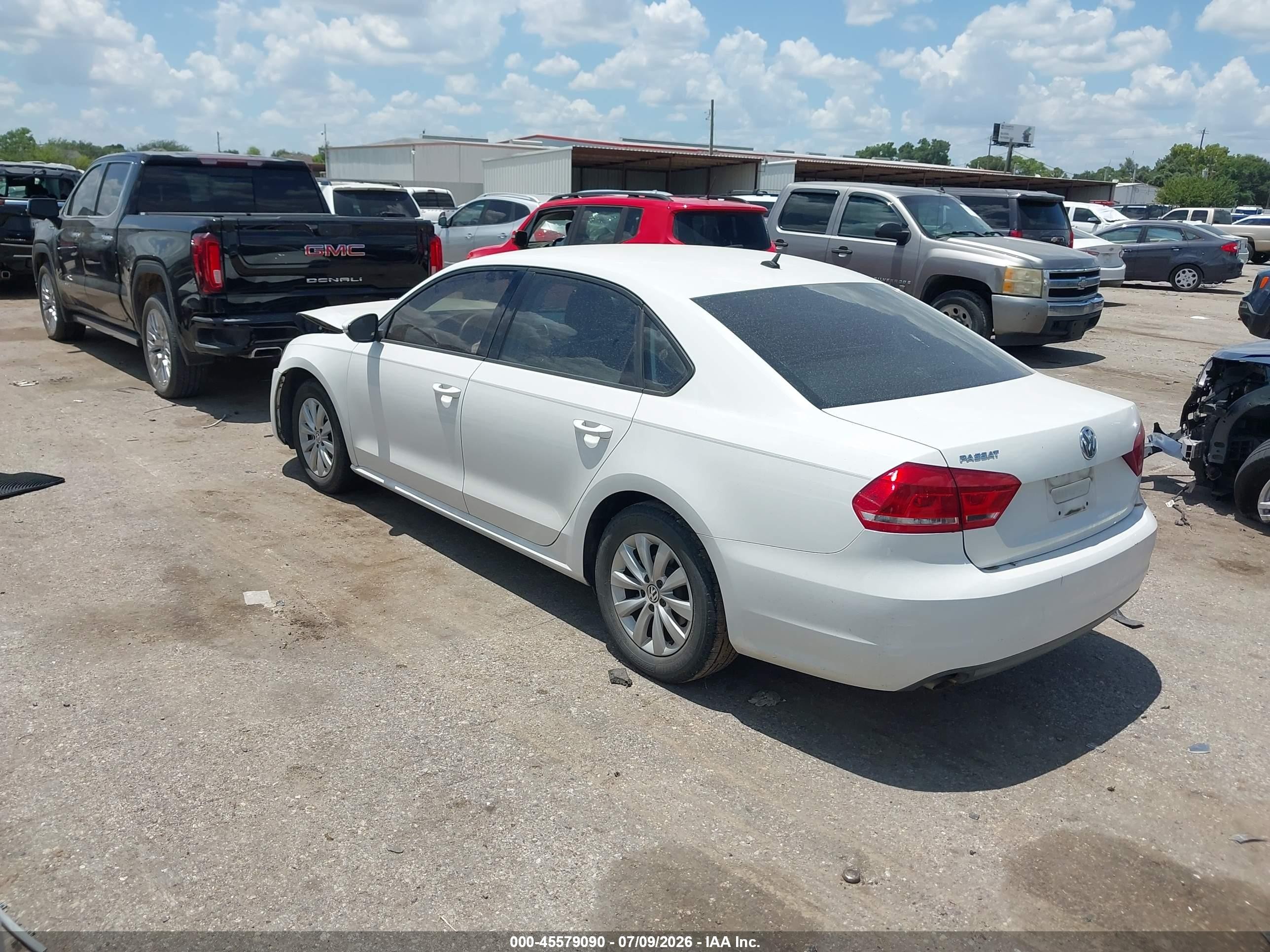 2012 Volkswagen Passat 2.5l S White vin: 1VWAH7A36CC096764
