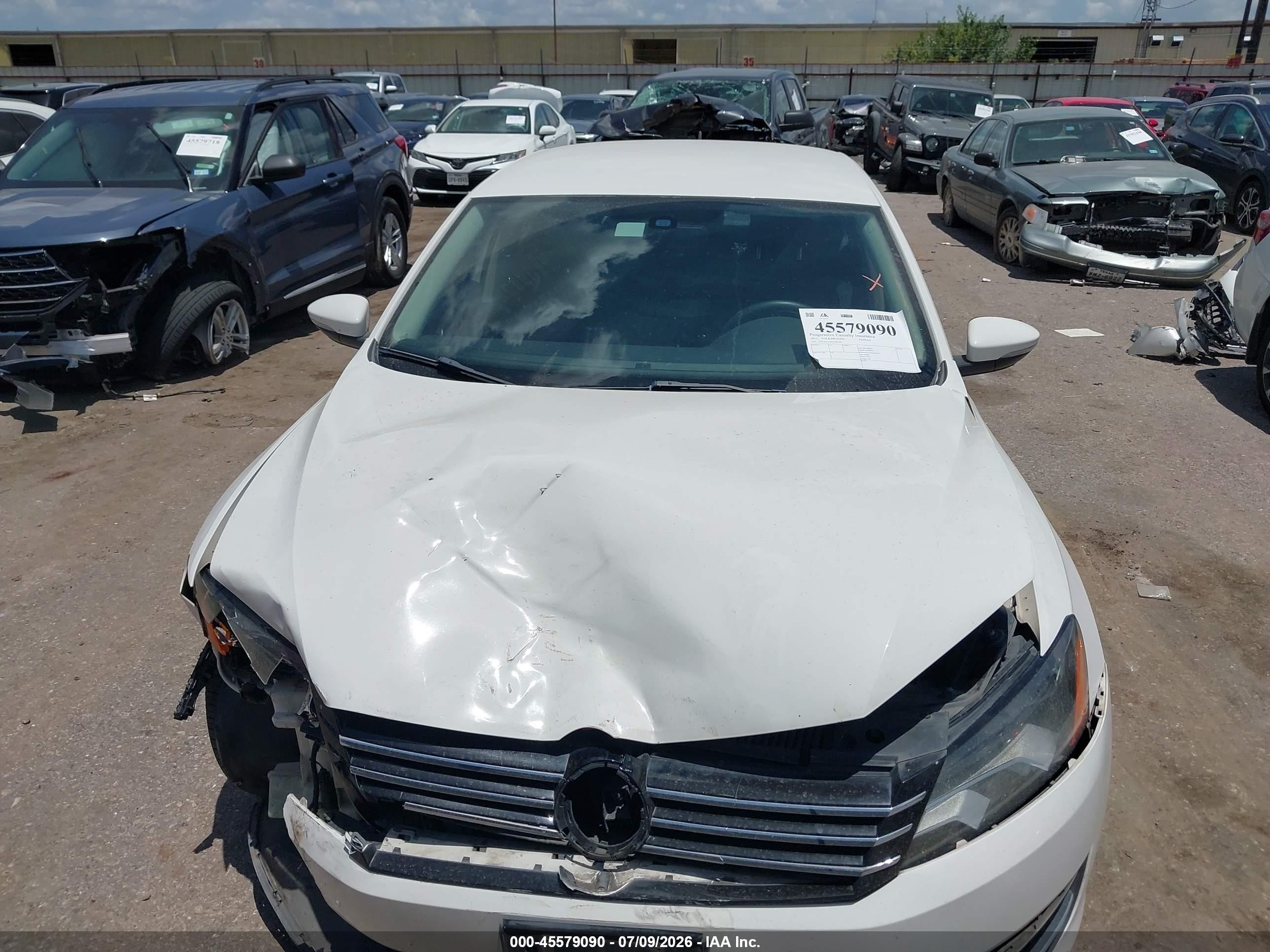 2012 Volkswagen Passat 2.5l S White vin: 1VWAH7A36CC096764