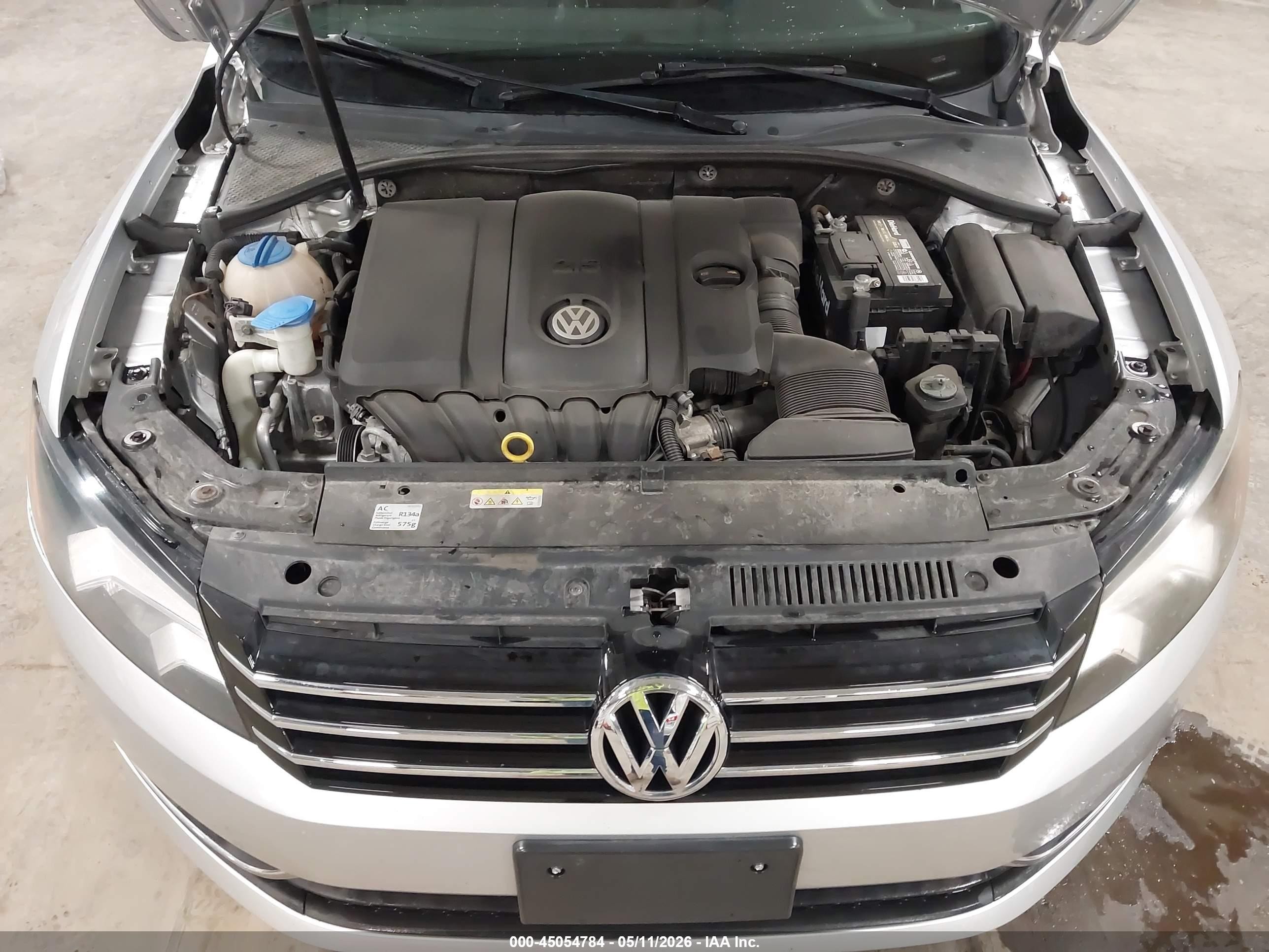 2014 Volkswagen Passat 2.5l S/2.5l Wolfsburg Edition Серебряный vin: 1VWAH7A36EC022747