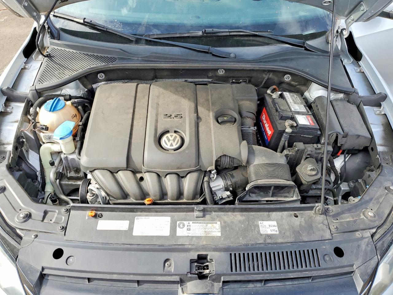 2013 Volkswagen Passat S Silver vin: 1VWAH7A37DC008774