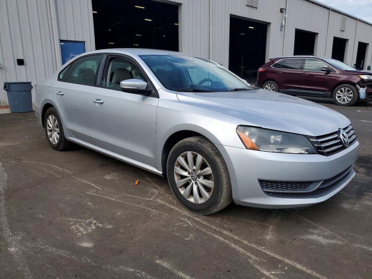 2013 Volkswagen Passat S Silver vin: 1VWAH7A37DC008774