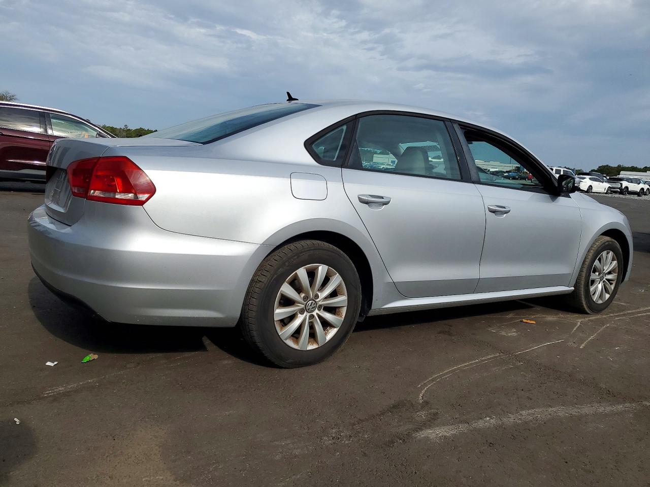 2013 Volkswagen Passat S Silver vin: 1VWAH7A37DC008774