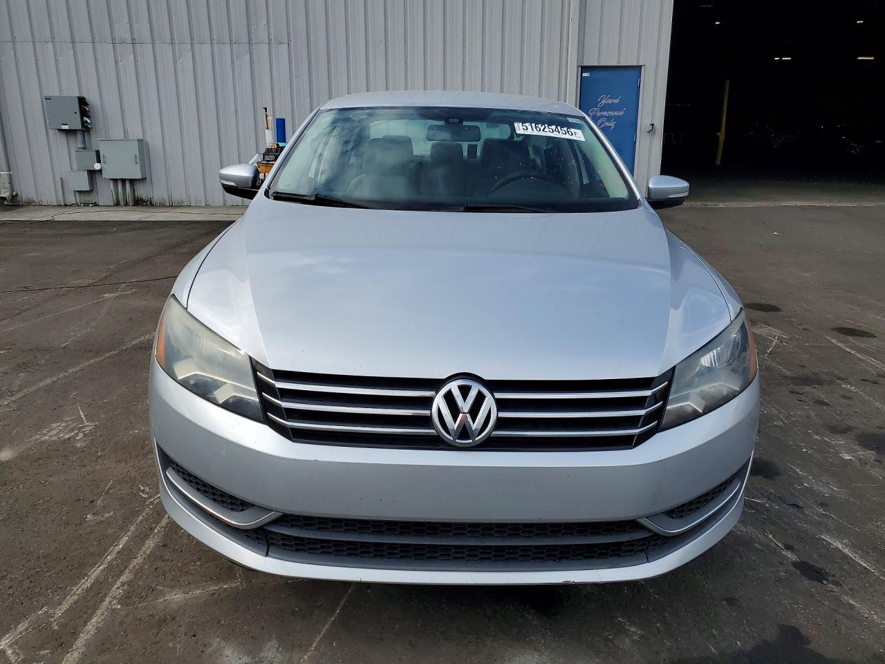 2013 Volkswagen Passat S Silver vin: 1VWAH7A37DC008774