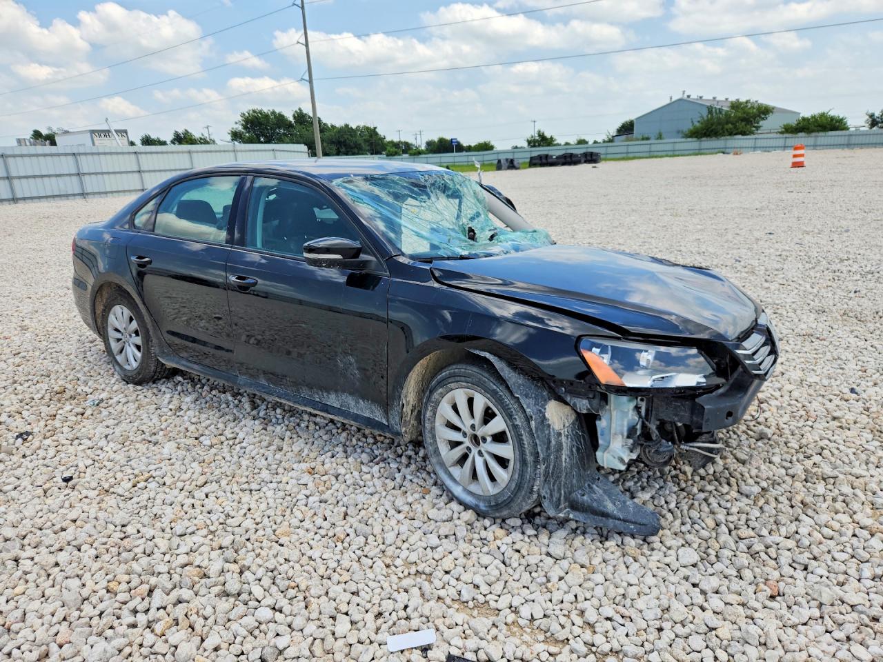 2013 Volkswagen Passat S Бордовый vin: 1VWAH7A37DC019001
