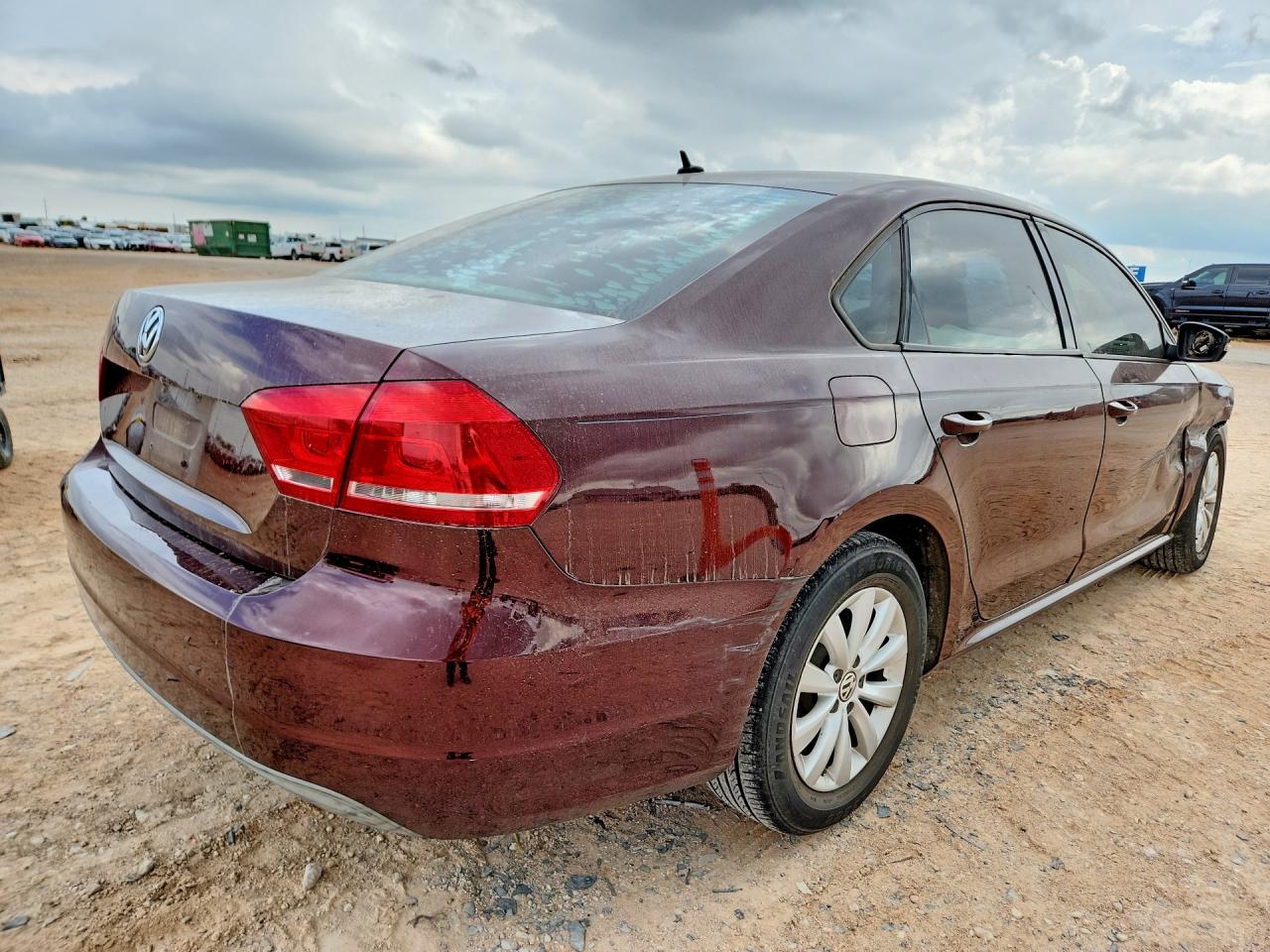 2013 Volkswagen Passat S Burgundy vin: 1VWAH7A37DC052225