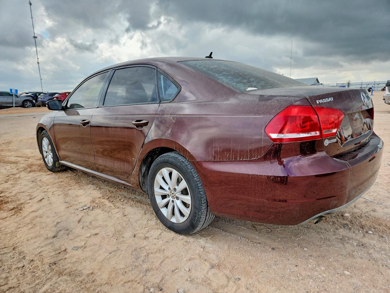 2013 Volkswagen Passat S Burgundy vin: 1VWAH7A37DC052225