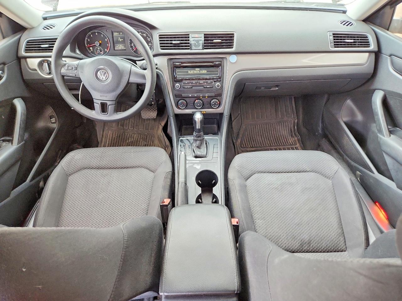 2013 Volkswagen Passat S Burgundy vin: 1VWAH7A37DC052225