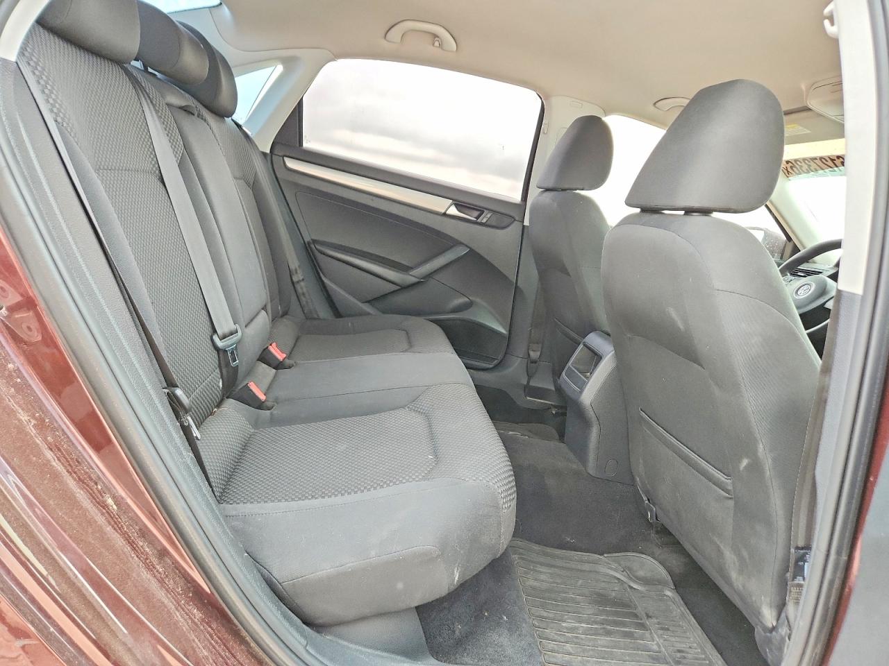 2013 Volkswagen Passat S Burgundy vin: 1VWAH7A37DC052225