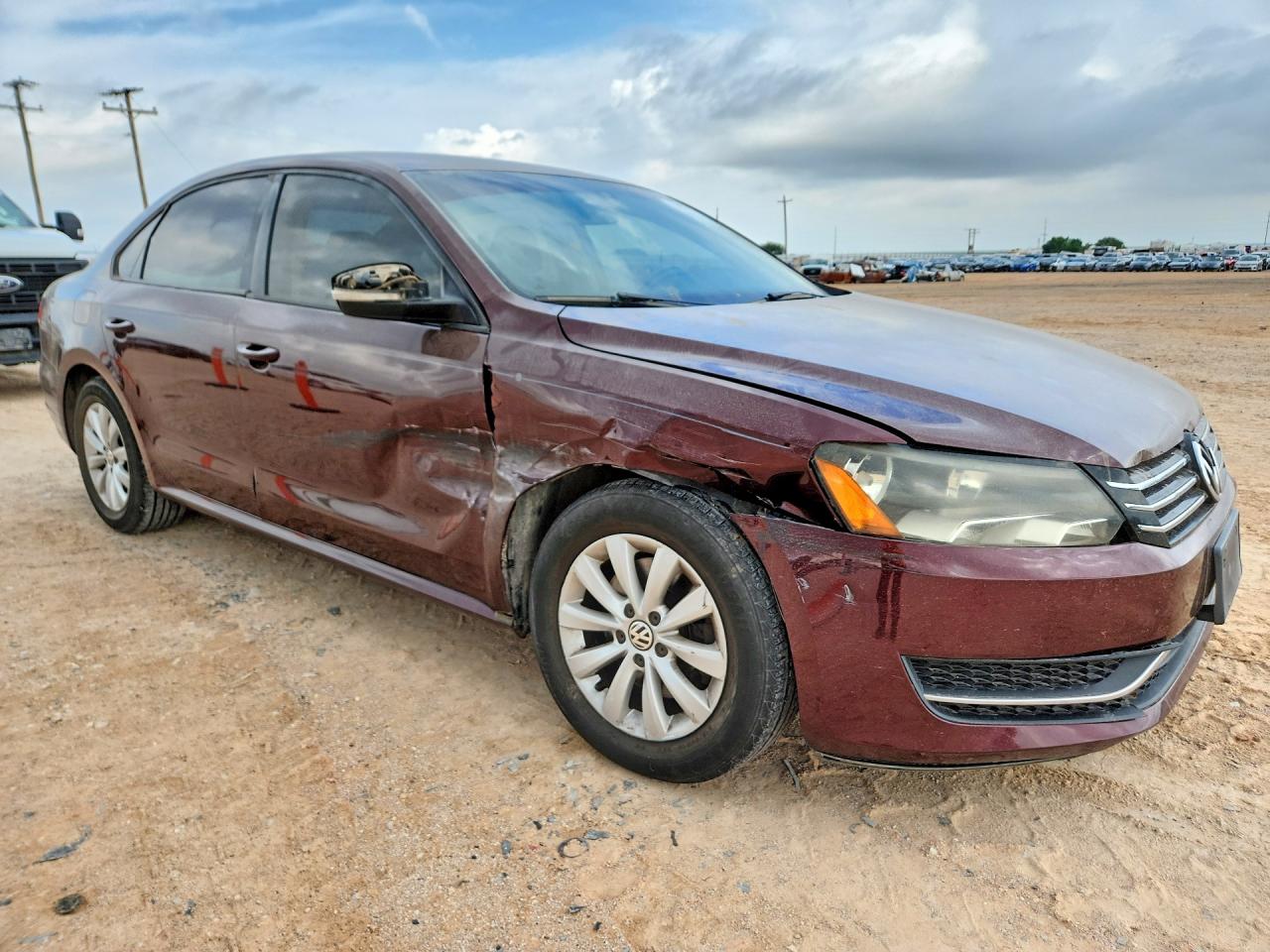 2013 Volkswagen Passat S Burgundy vin: 1VWAH7A37DC052225