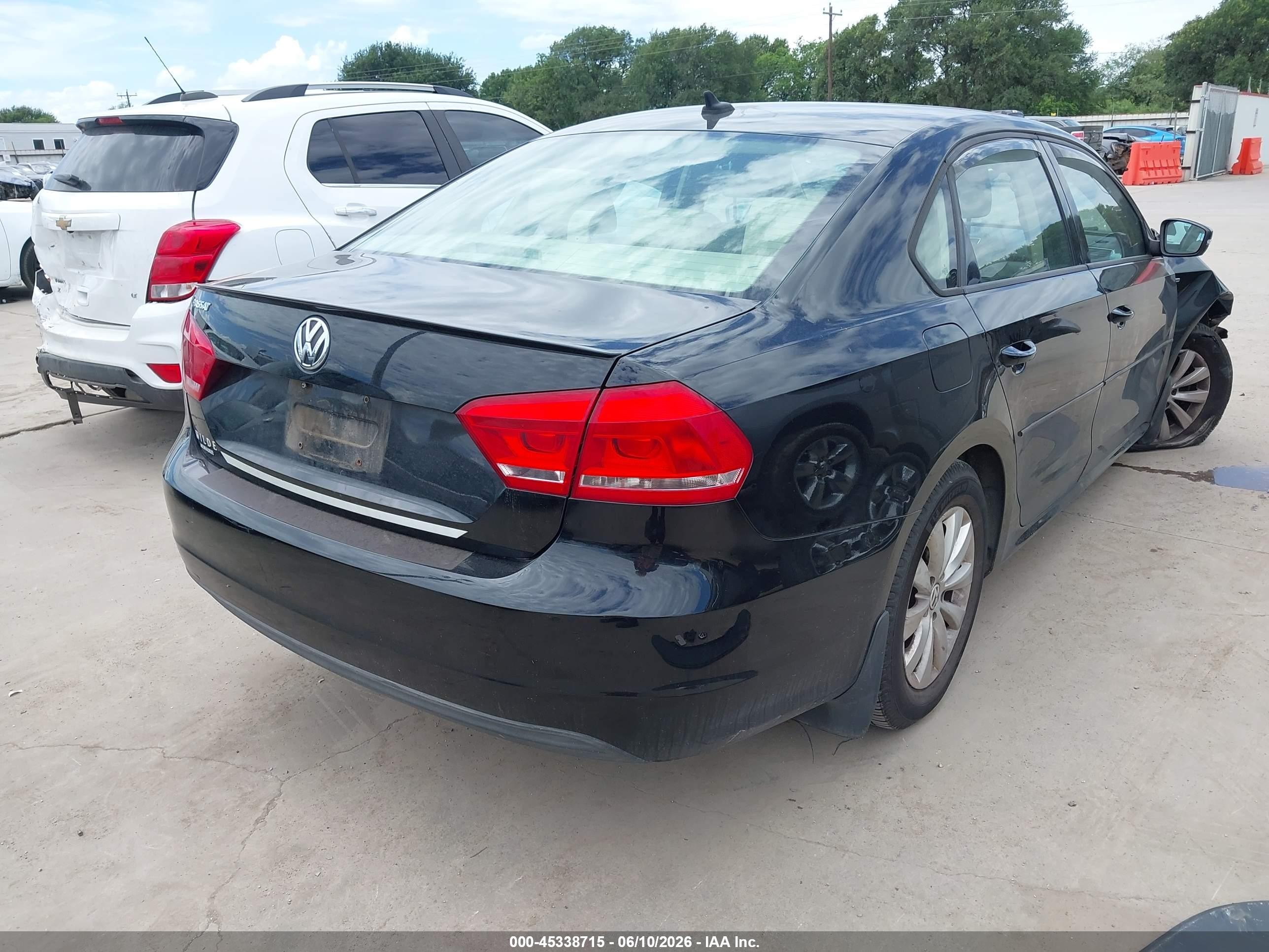 2013 Volkswagen Passat 2.5l Wolfsburg Edition Черный vin: 1VWAH7A37DC142927