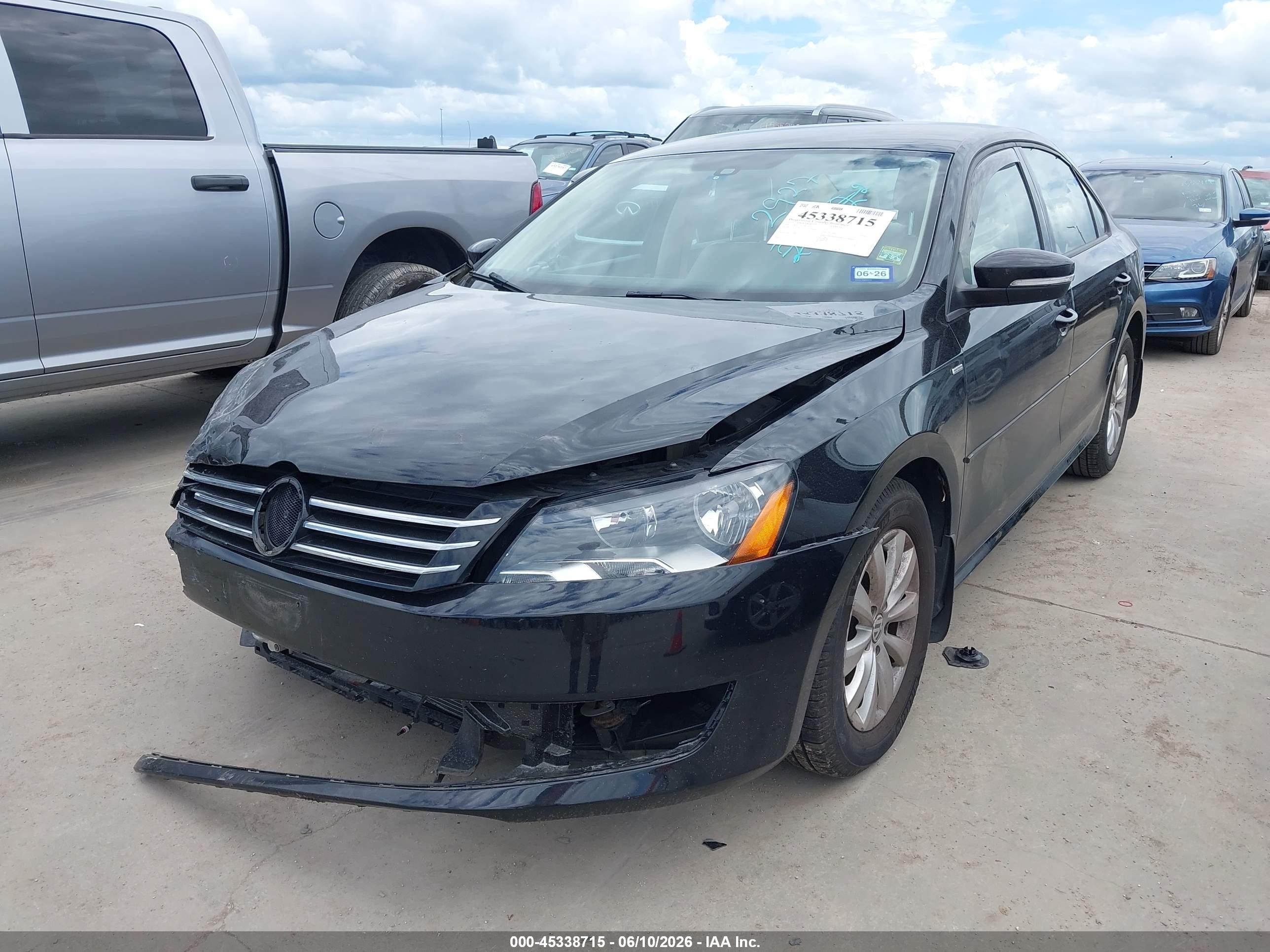 2013 Volkswagen Passat 2.5l Wolfsburg Edition Черный vin: 1VWAH7A37DC142927