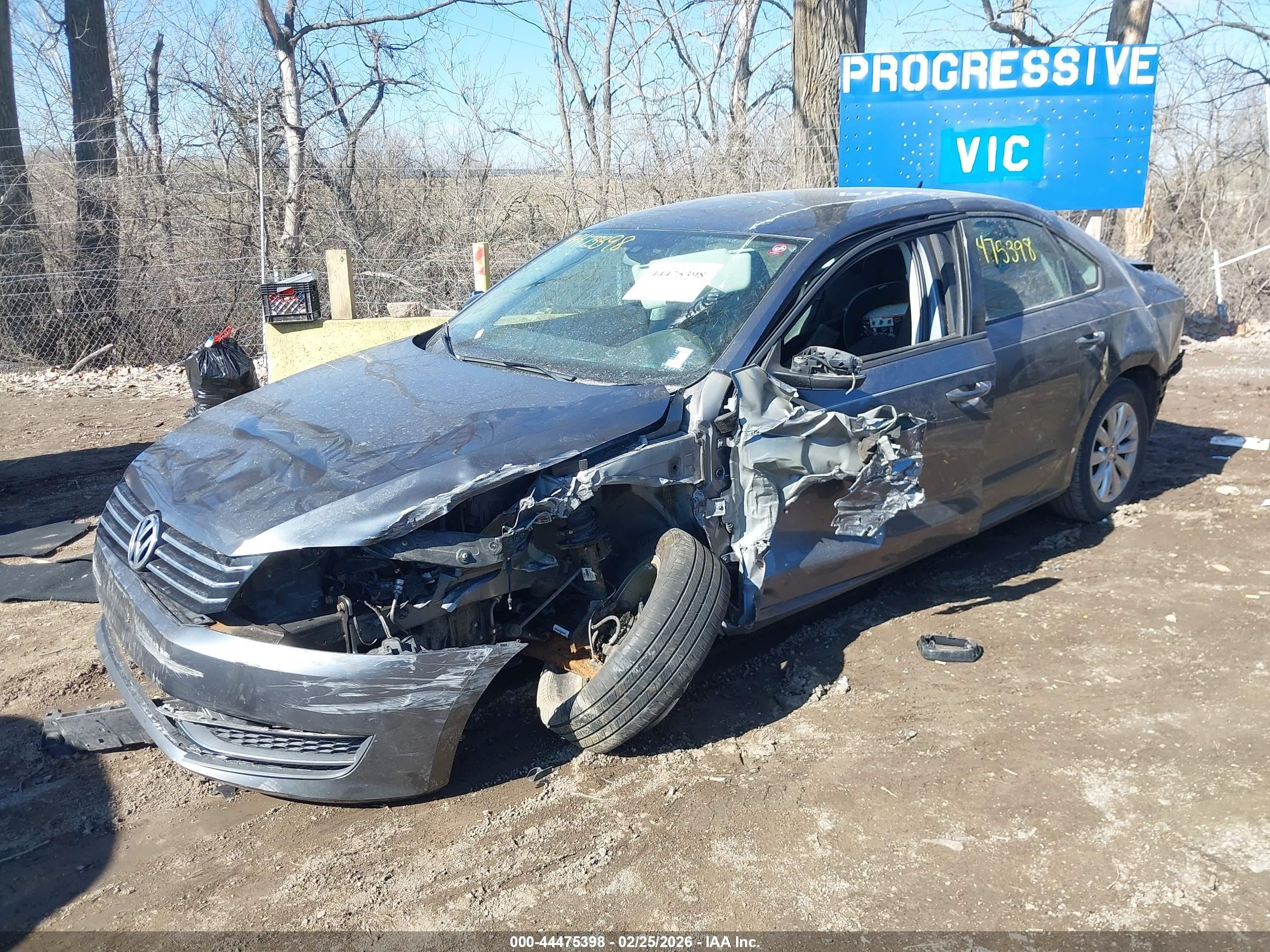 2013 Volkswagen Passat S Gray vin: 1VWAH7A38DC028127