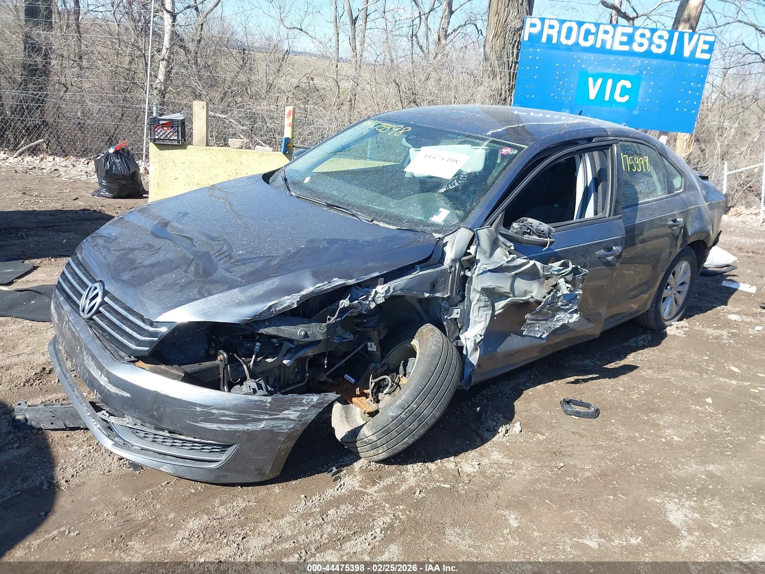 2013 Volkswagen Passat S Gray vin: 1VWAH7A38DC028127