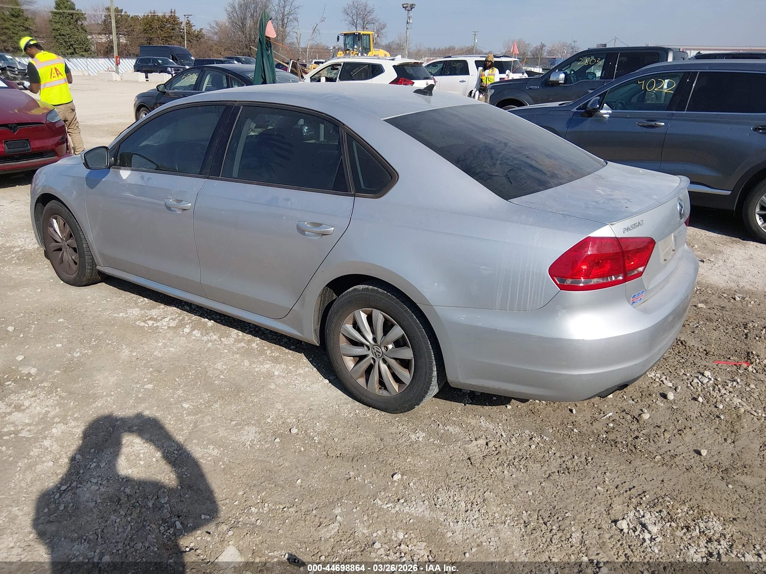 2014 Volkswagen Passat 2.5l Wolfsburg Edition Белый vin: 1VWAH7A38EC010115