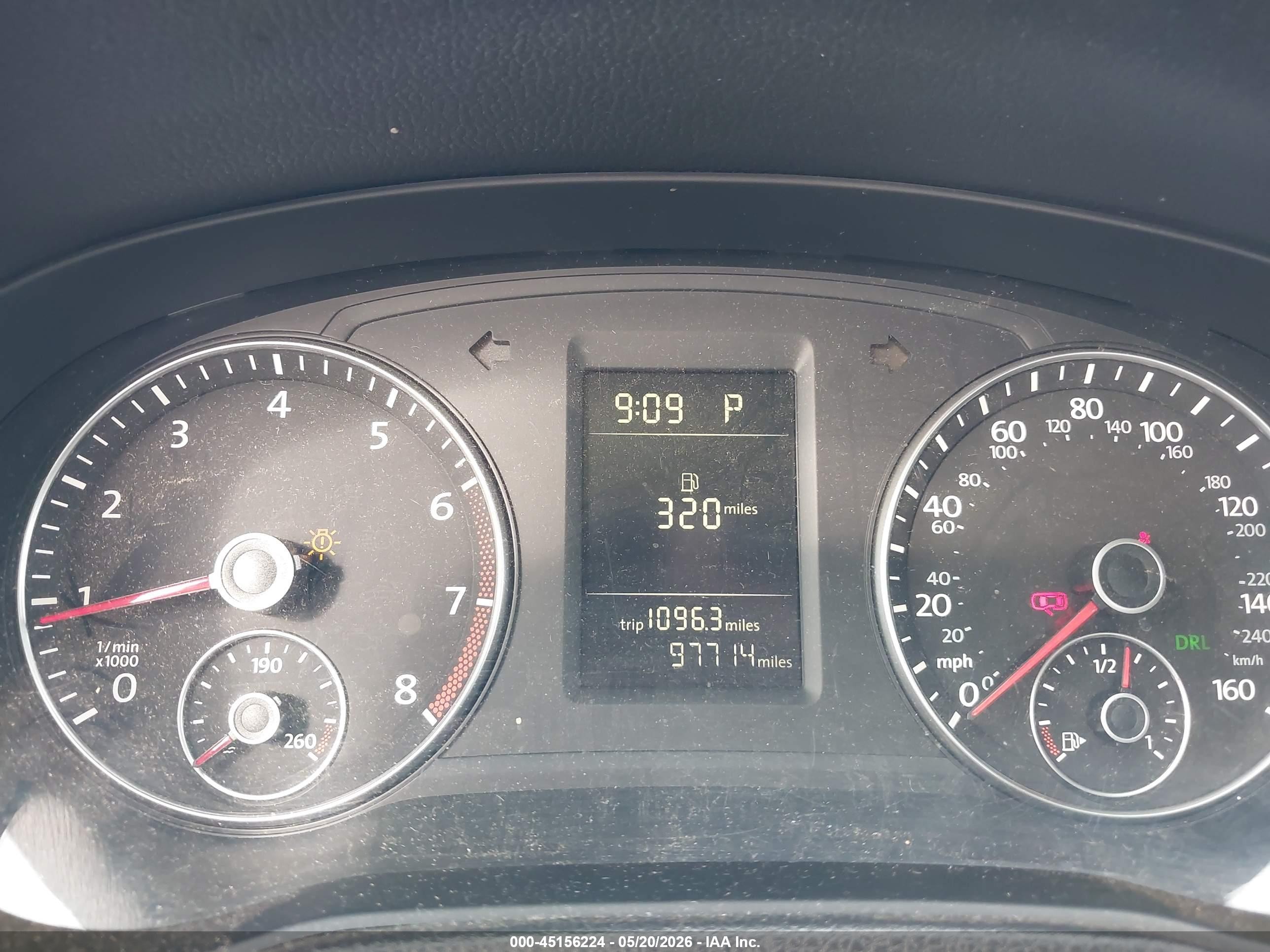 2012 Volkswagen Passat 2.5l S Silver vin: 1VWAH7A39CC046490