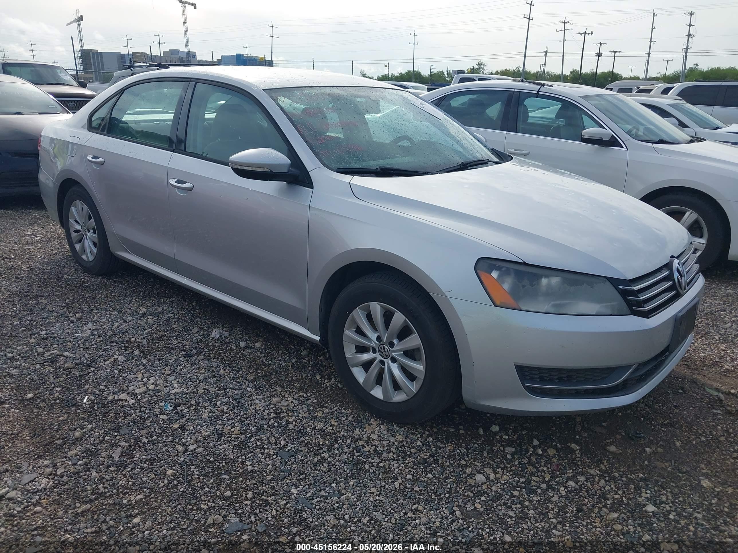 2012 Volkswagen Passat 2.5l S Silver vin: 1VWAH7A39CC046490