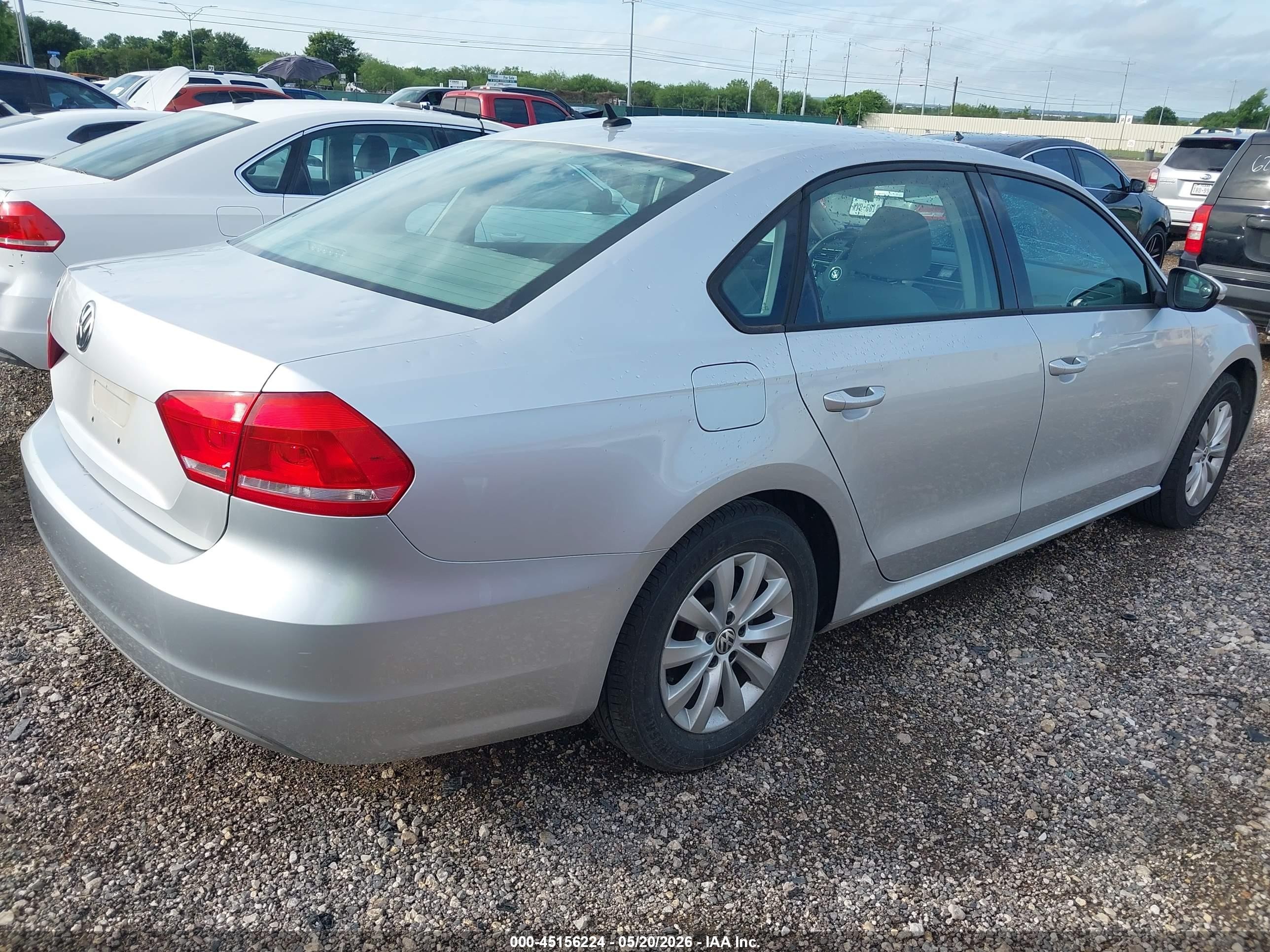 2012 Volkswagen Passat 2.5l S Silver vin: 1VWAH7A39CC046490