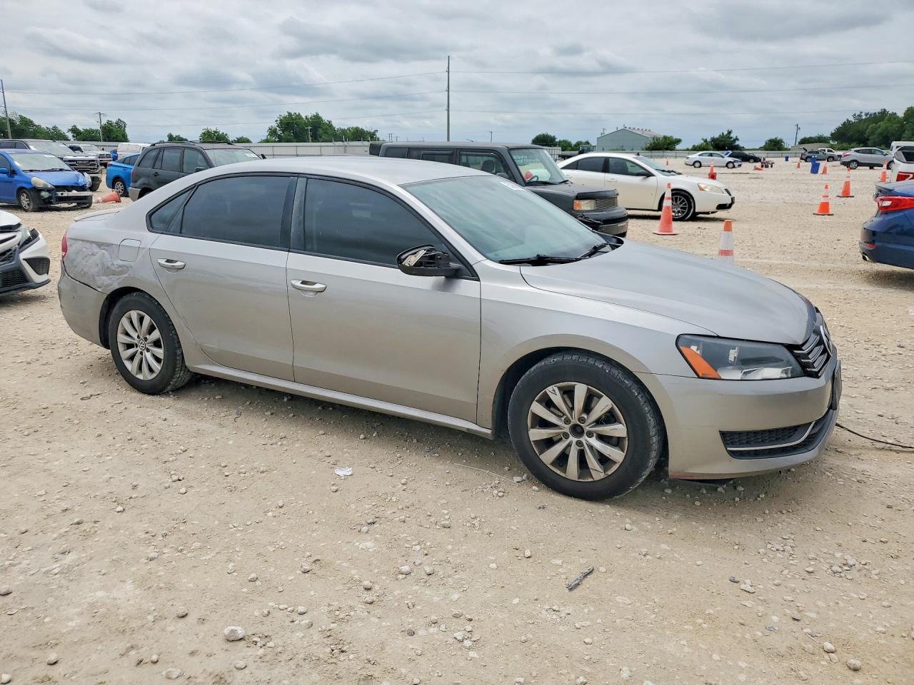2012 Volkswagen Passat S Silver vin: 1VWAH7A39CC066142