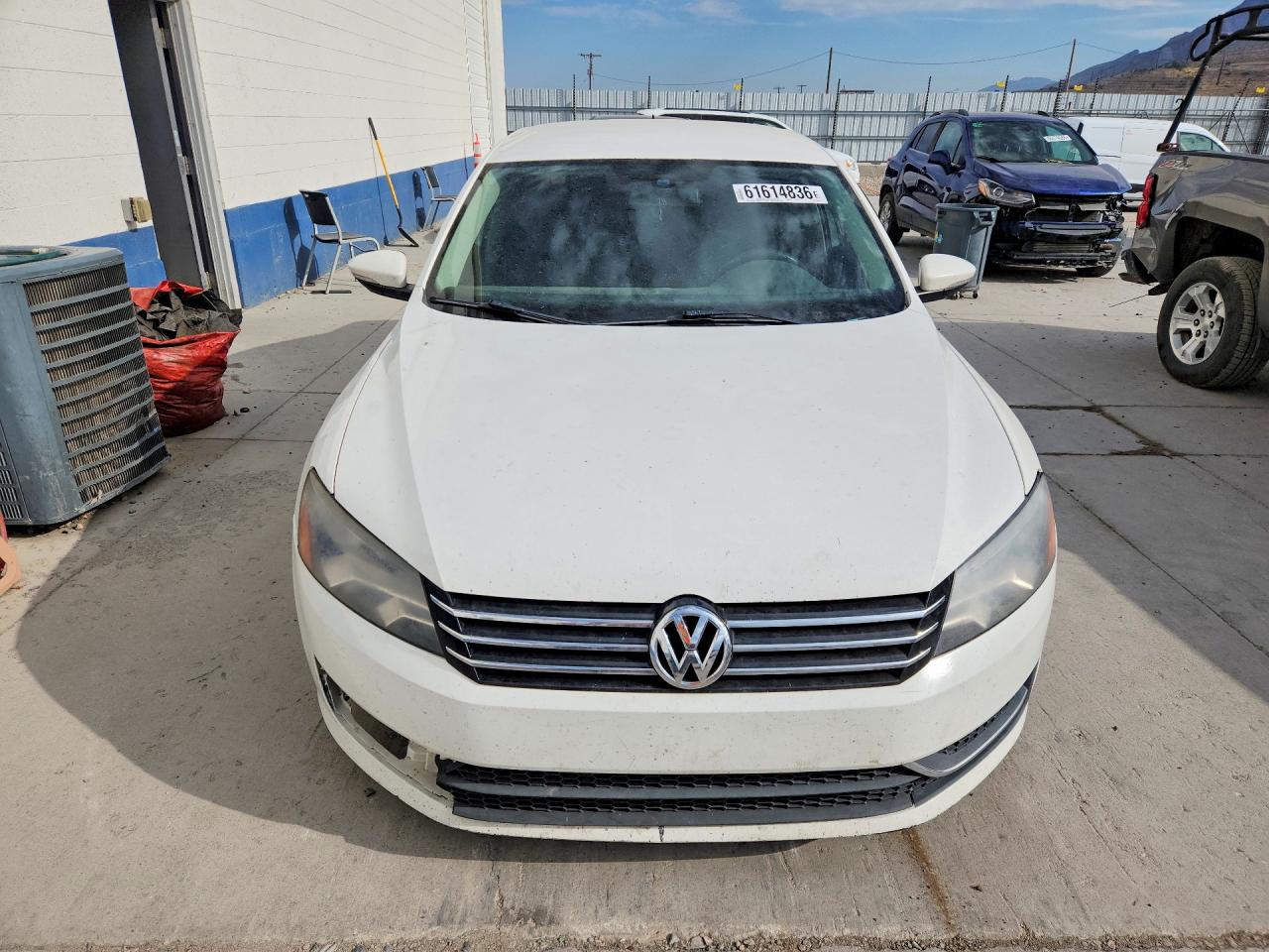 2012 Volkswagen Passat S White vin: 1VWAH7A39CC098525