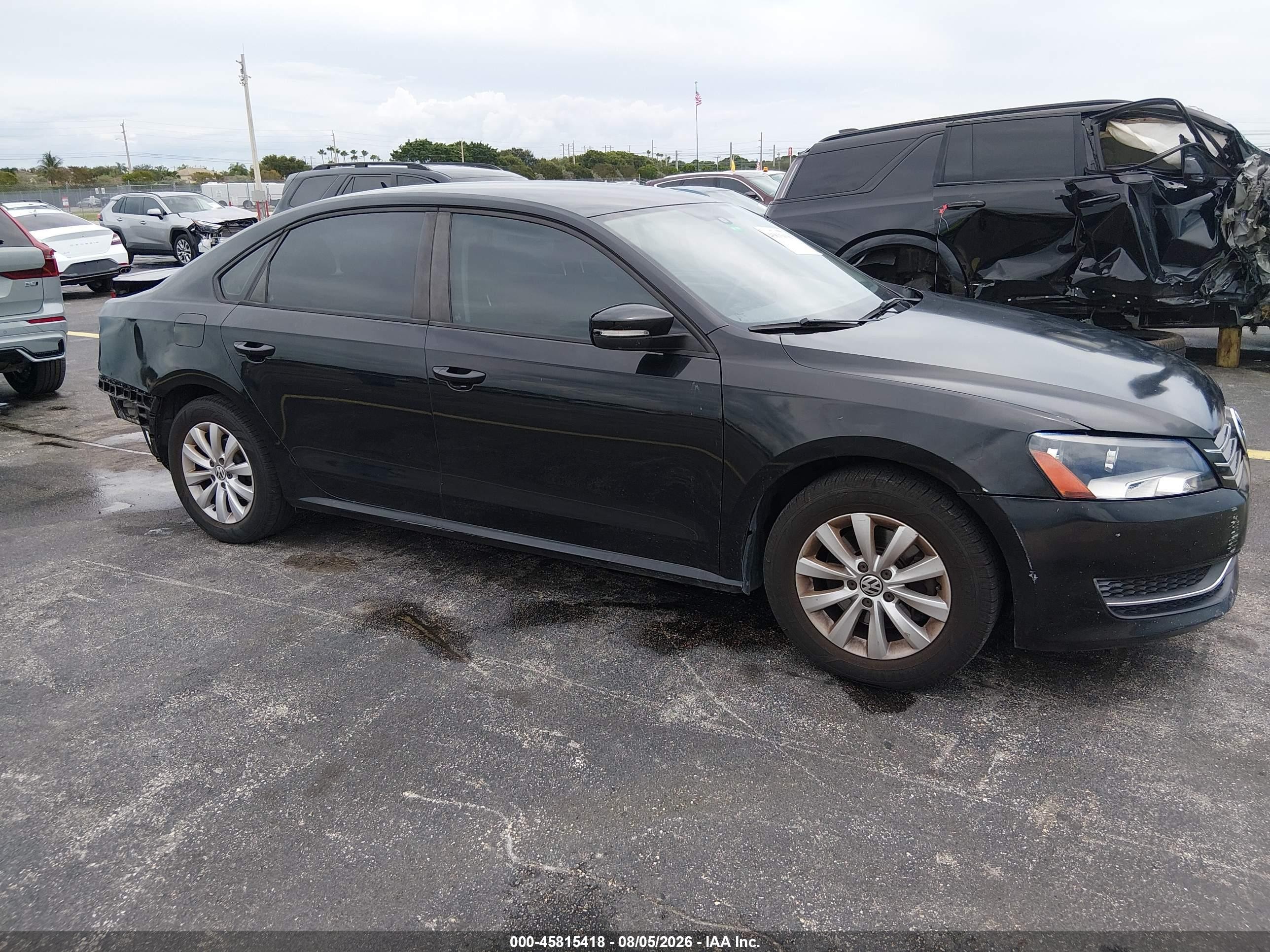 2013 Volkswagen Passat 2.5l S Черный vin: 1VWAH7A39DC007285