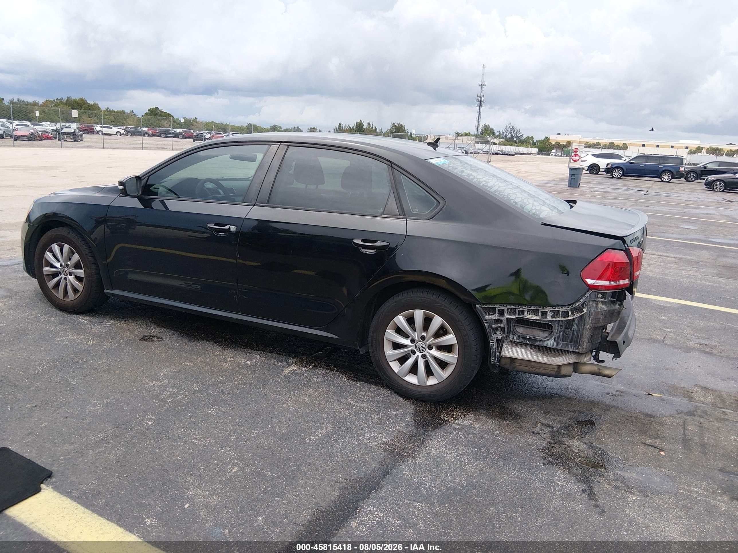 2013 Volkswagen Passat 2.5l S Черный vin: 1VWAH7A39DC007285