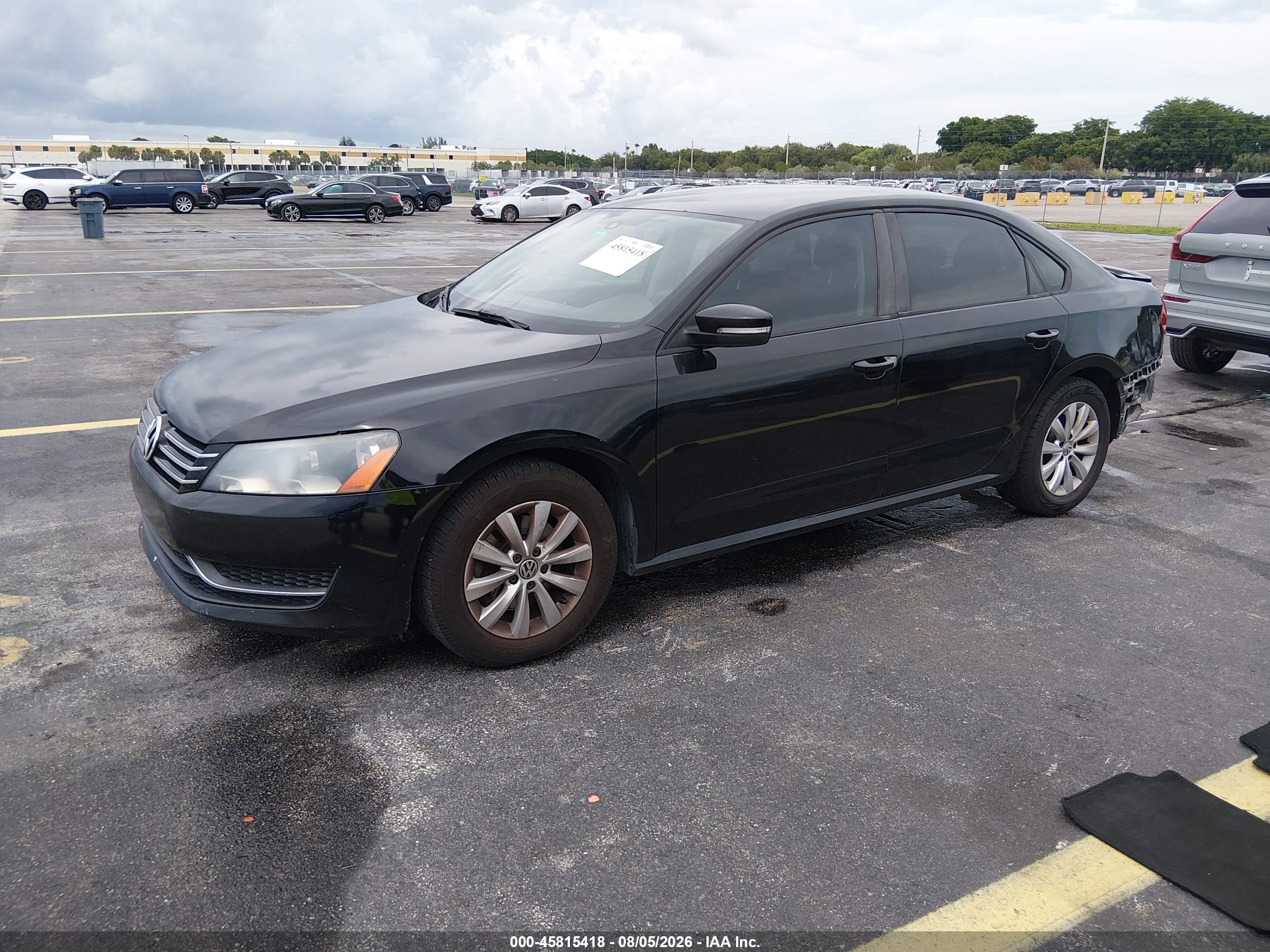 2013 Volkswagen Passat 2.5l S Черный vin: 1VWAH7A39DC007285