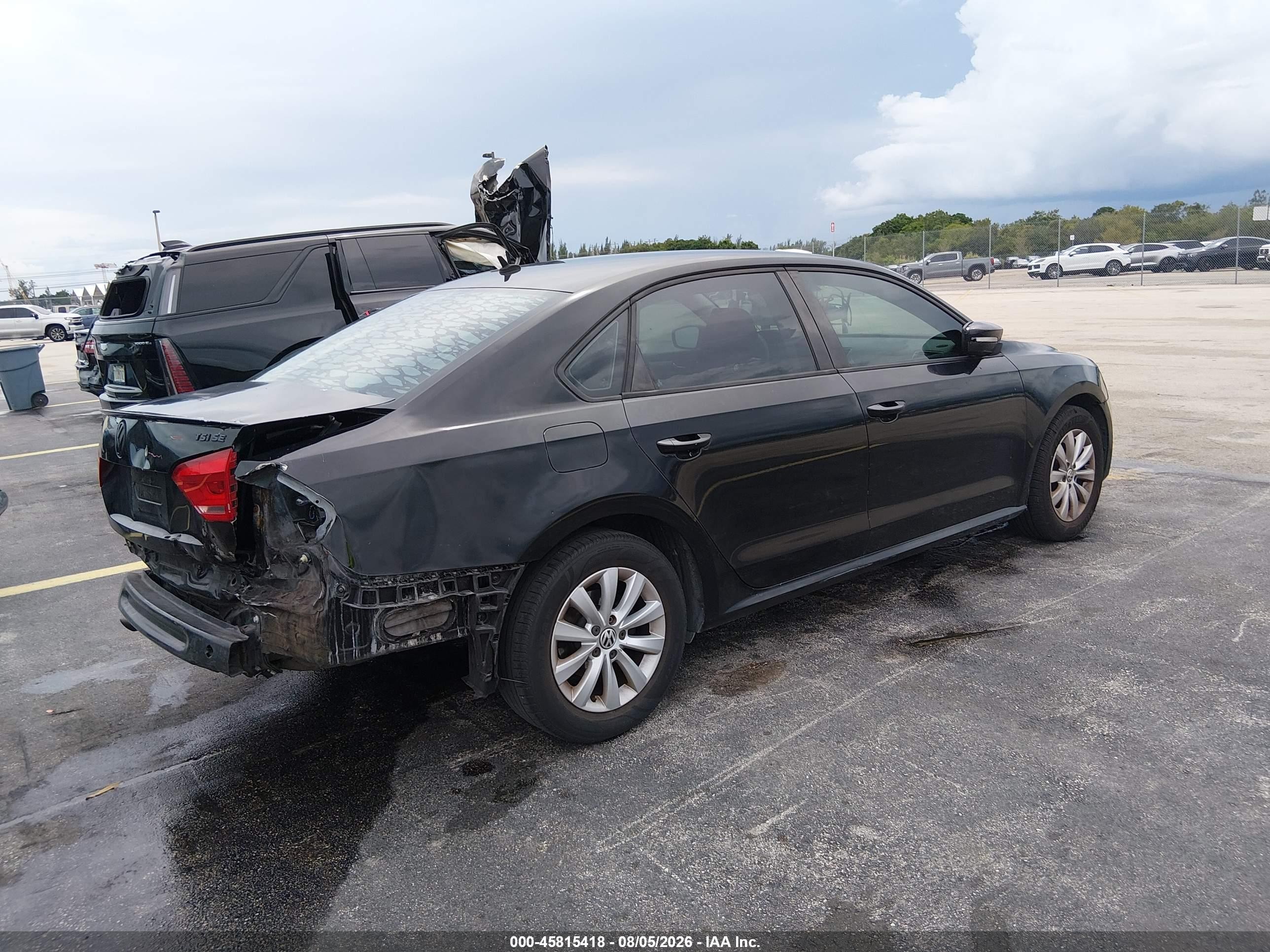 2013 Volkswagen Passat 2.5l S Черный vin: 1VWAH7A39DC007285