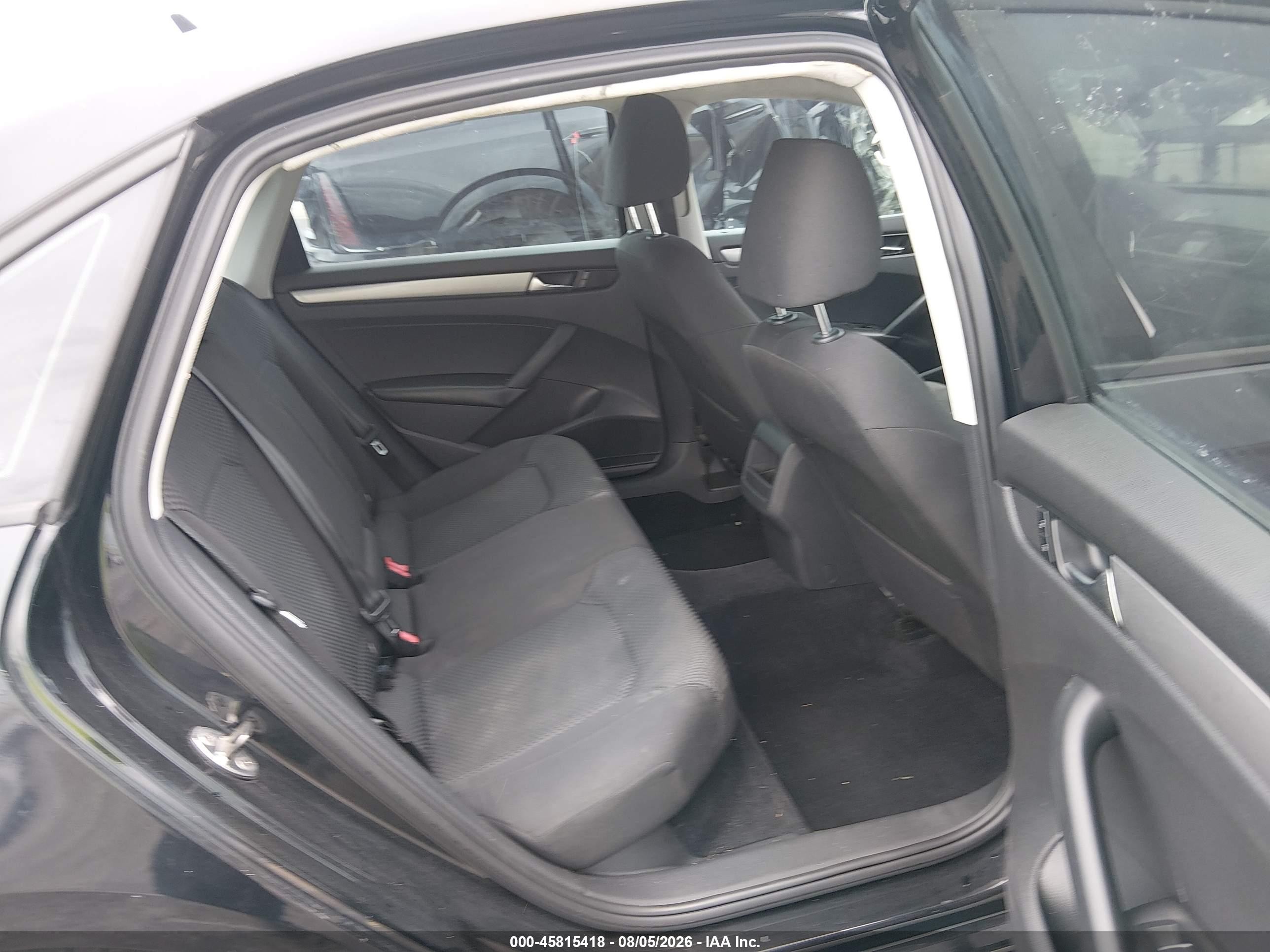 2013 Volkswagen Passat 2.5l S Черный vin: 1VWAH7A39DC007285