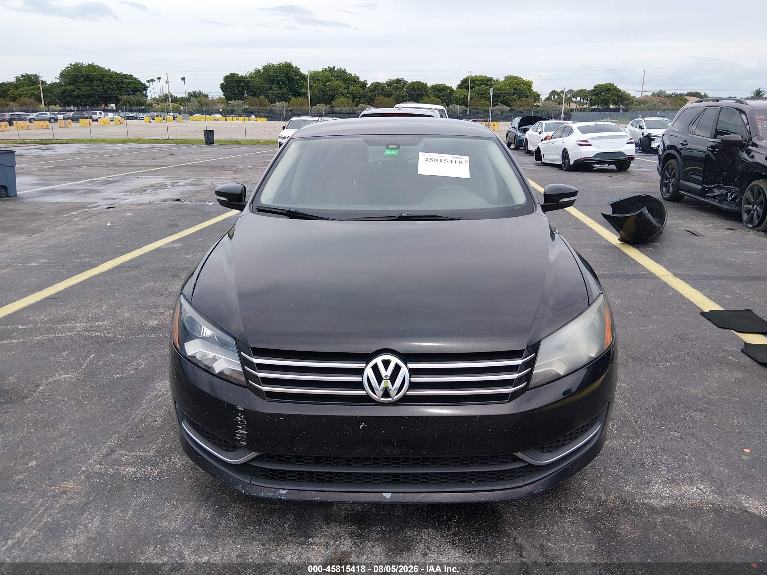 2013 Volkswagen Passat 2.5l S Черный vin: 1VWAH7A39DC007285