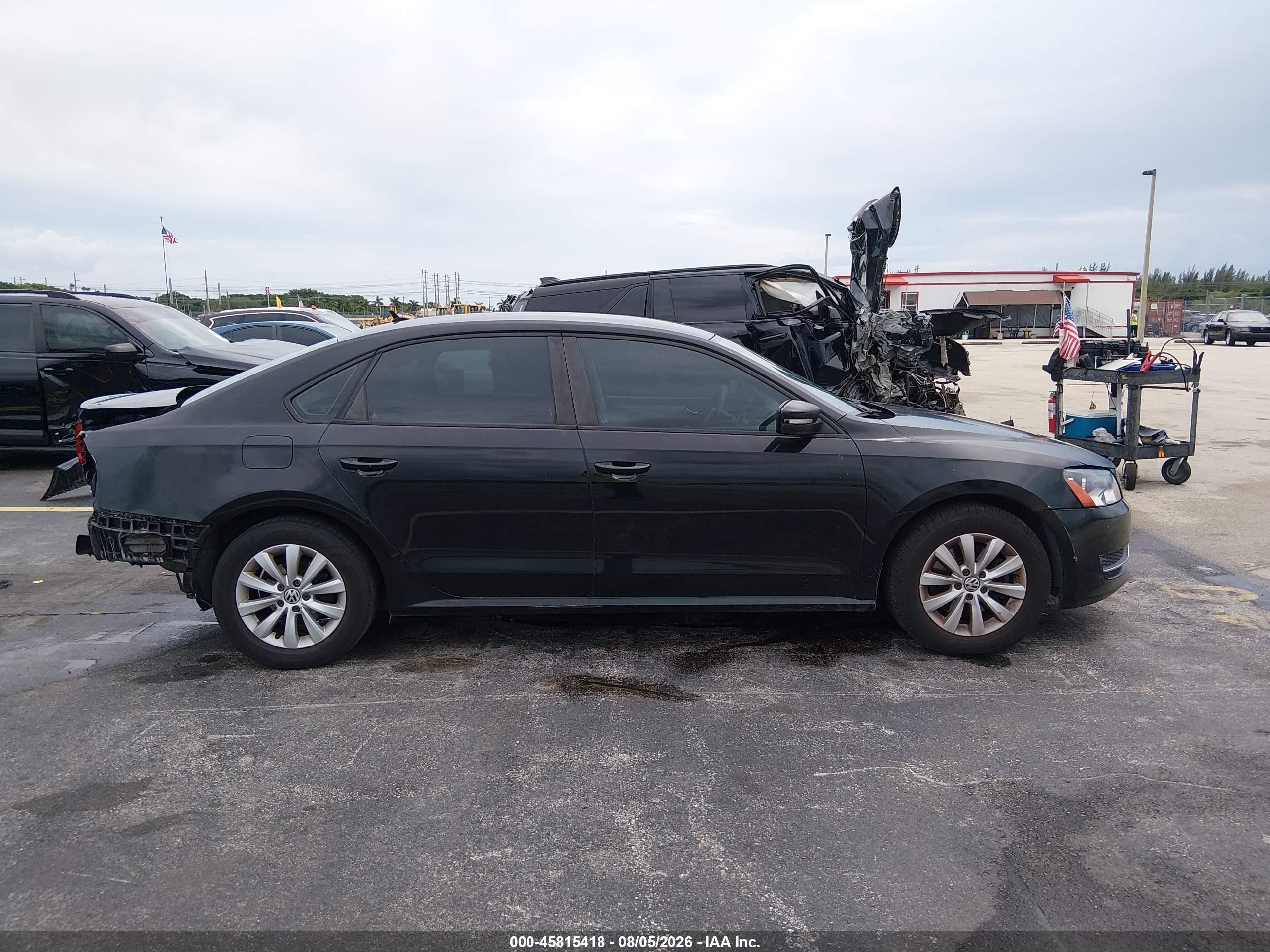 2013 Volkswagen Passat 2.5l S Черный vin: 1VWAH7A39DC007285