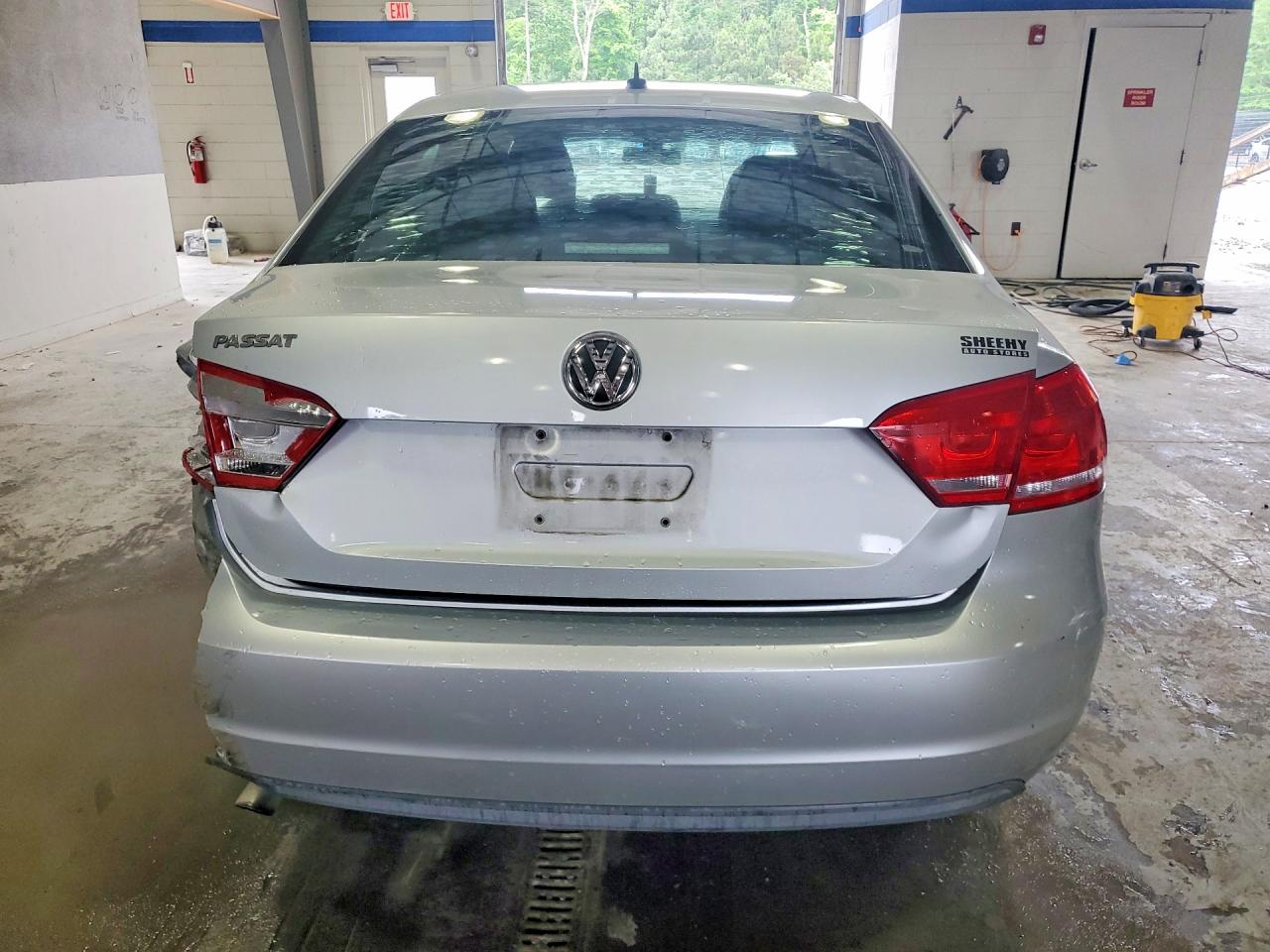 2012 Volkswagen Passat S Серебряный vin: 1VWAH7A3XCC027561