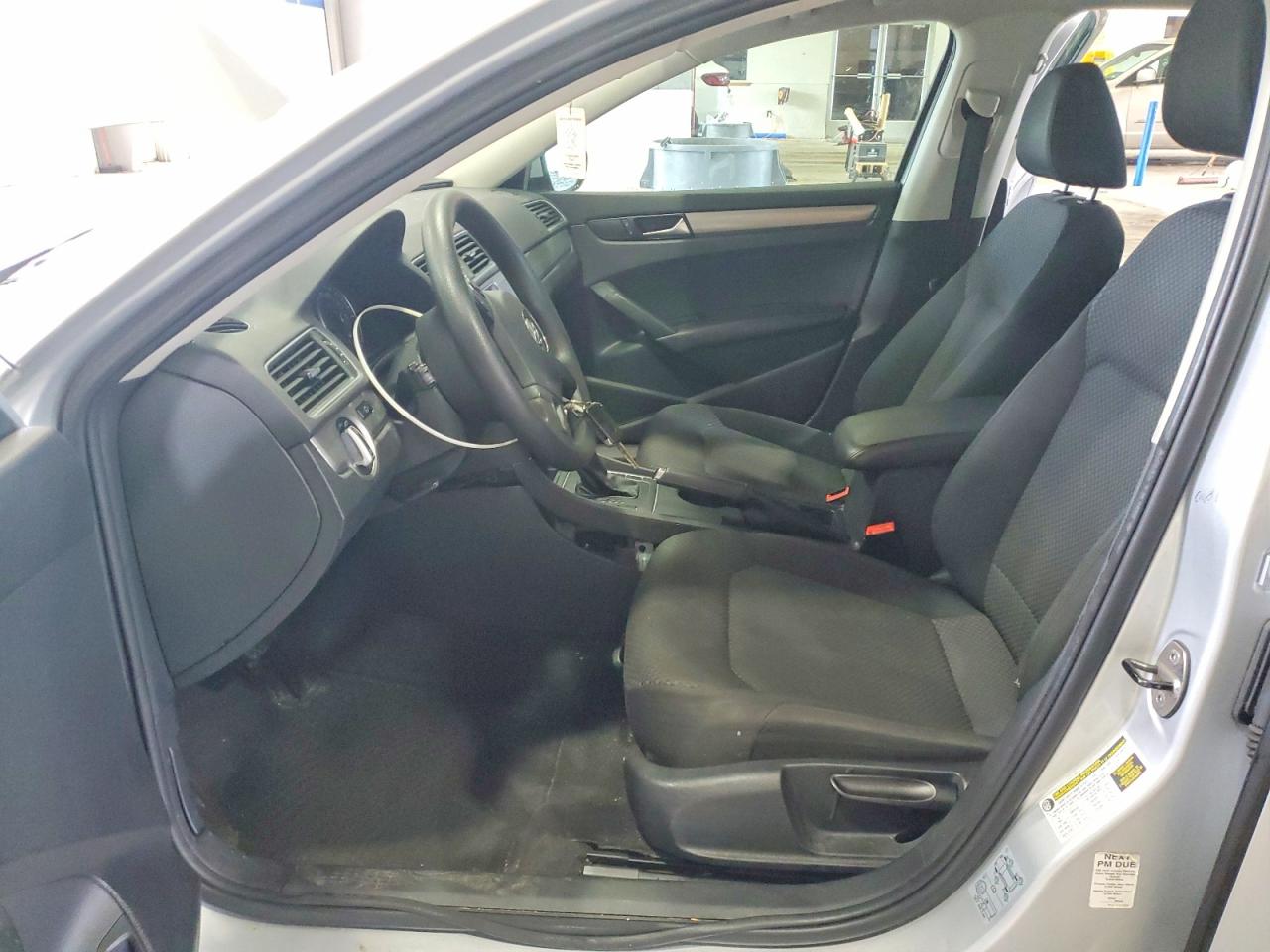 2012 Volkswagen Passat S Серебряный vin: 1VWAH7A3XCC027561