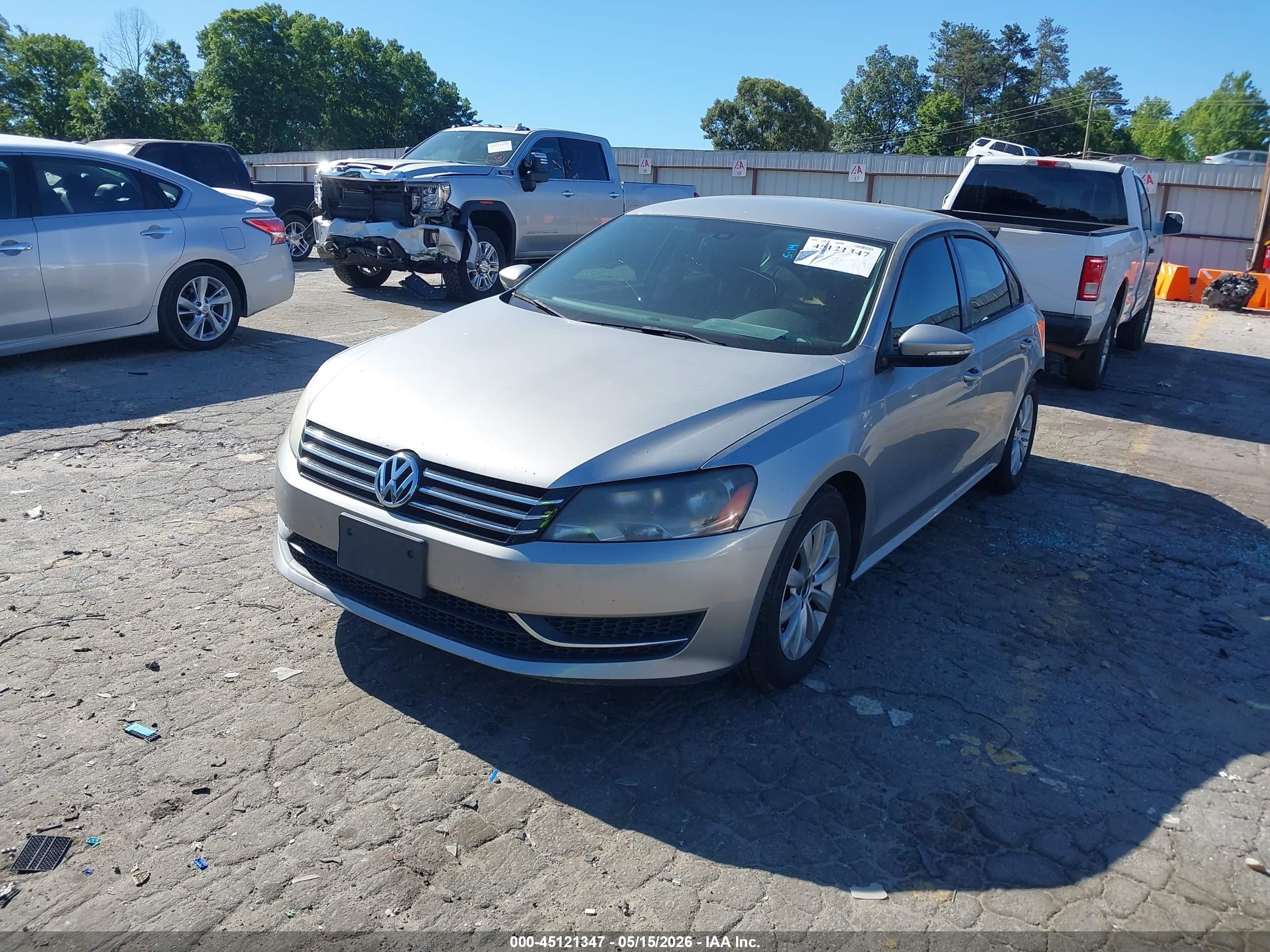 2012 Volkswagen Passat 2.5l S Серебряный vin: 1VWAH7A3XCC089249